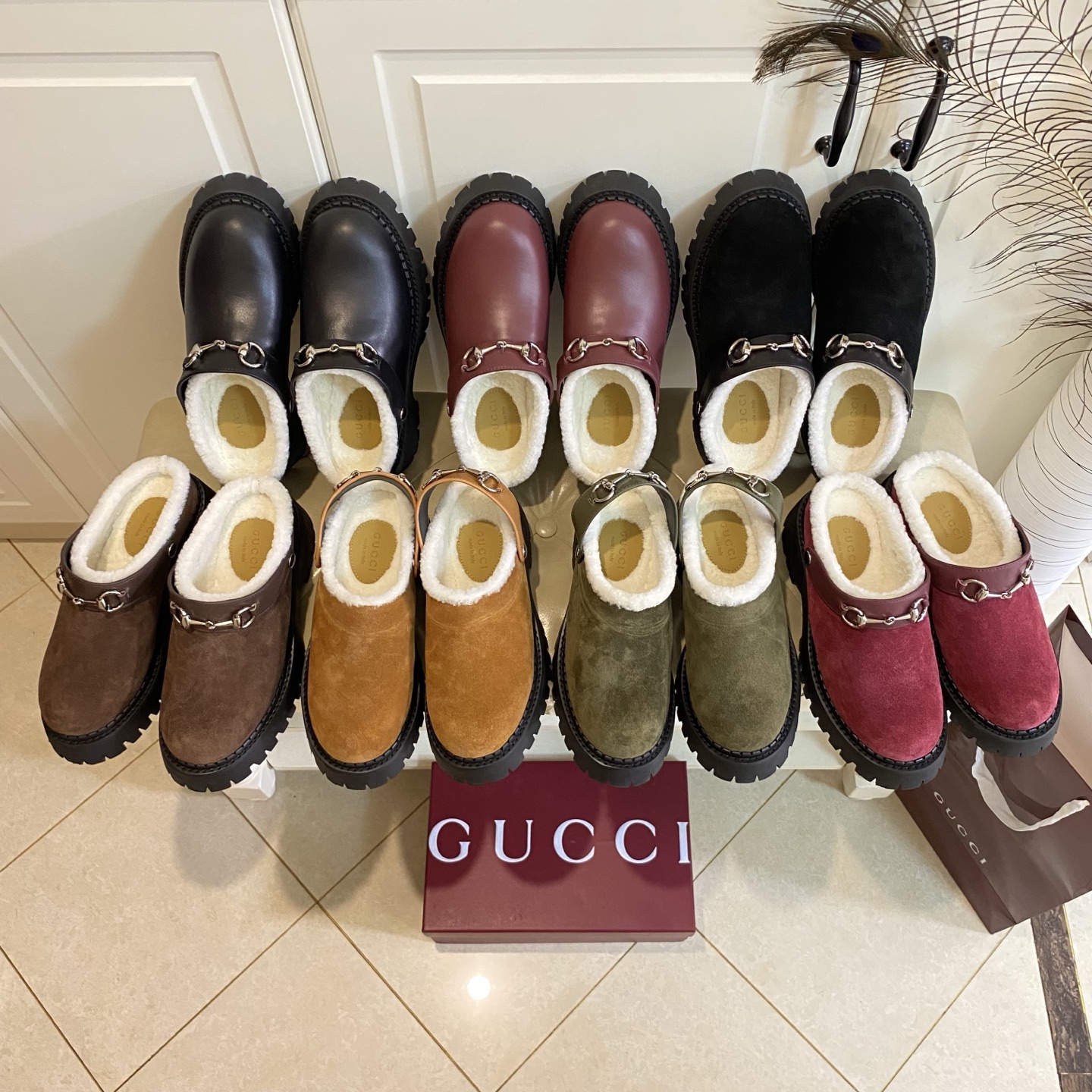 NO:486579,, new version of Gucci Gucci, two ways to wear one shoe, cowhide/beef reverse suede, wool lining, bottom thickness 5cm, rubber sole, size 35-40 (41 size custom made without return or exchange), semi-dragged fur shoes, gucci, cowhide19860909,高版本古奇Gucci新款,一鞋两种穿法,牛皮/牛反绒面,羊毛里,底厚5cm,橡胶底,35-40码(41码定做不退换),半拖毛毛鞋,gucci,cowhide,Women's Shoes