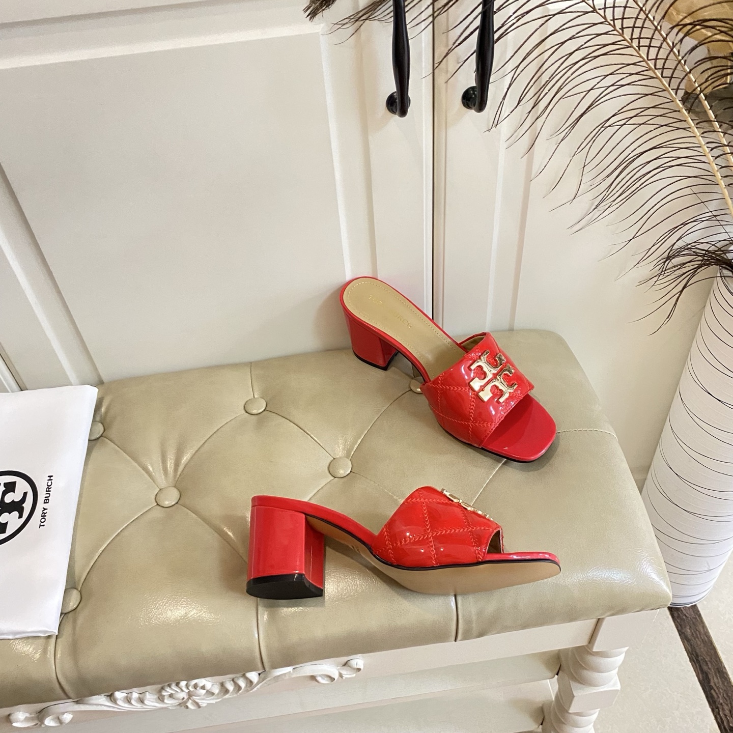 Tory Burch Red Patent Leather Block Heel Sandals with Embroidered Logo 7 i1758297806676 1904 0 6