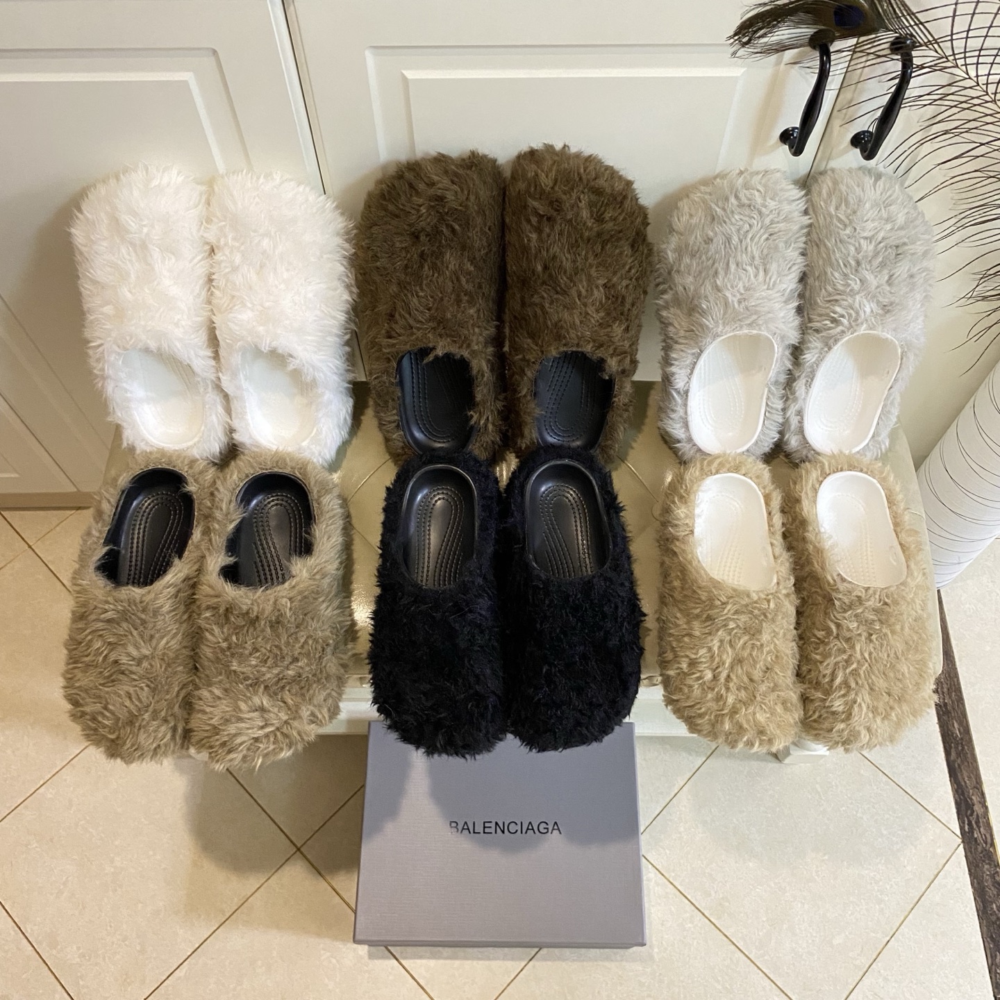 NO:512124,,Balenciaga popular, real wool finish, sizes 35-45, semi-dragged fur shoes, balenciaga19860909,巴黎世家爆款,真毛饰面,35-45码,半拖毛毛鞋,balenciaga,Women's Shoes