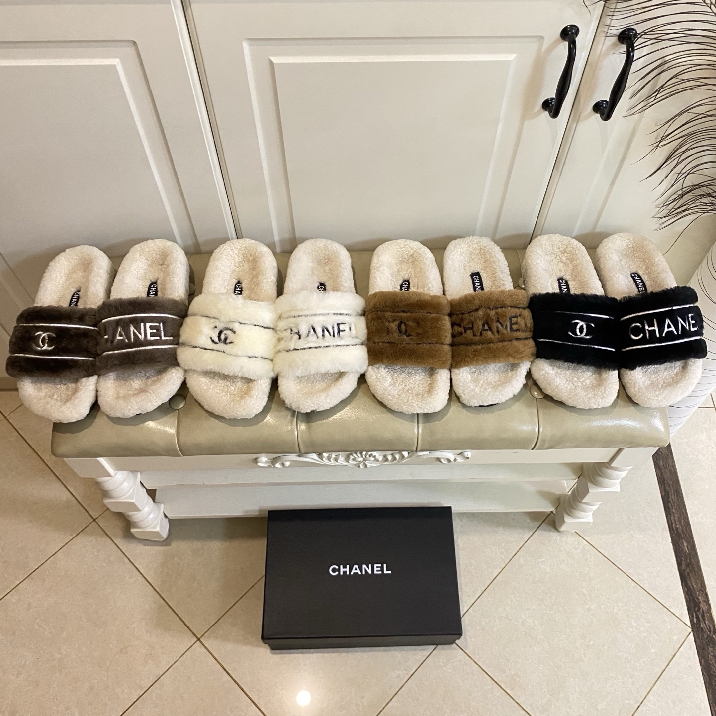 NO:594732,, Chanel Chanel's new wool slippers, asymmetrical electric embroidered letters wool surface, wool lining, rubber sole, size 35-40 (custom-made size 41 is non-returnable), furry shoes and slippers, chanel, chanel, slippers19860909,香奈儿Chanel新款羊毛拖,不对称电绣字母羊毛面,羊毛里,橡胶底,35-40码(41码定做不退换),毛毛鞋拖鞋,chanel,chanel,slippers,Women's Shoes