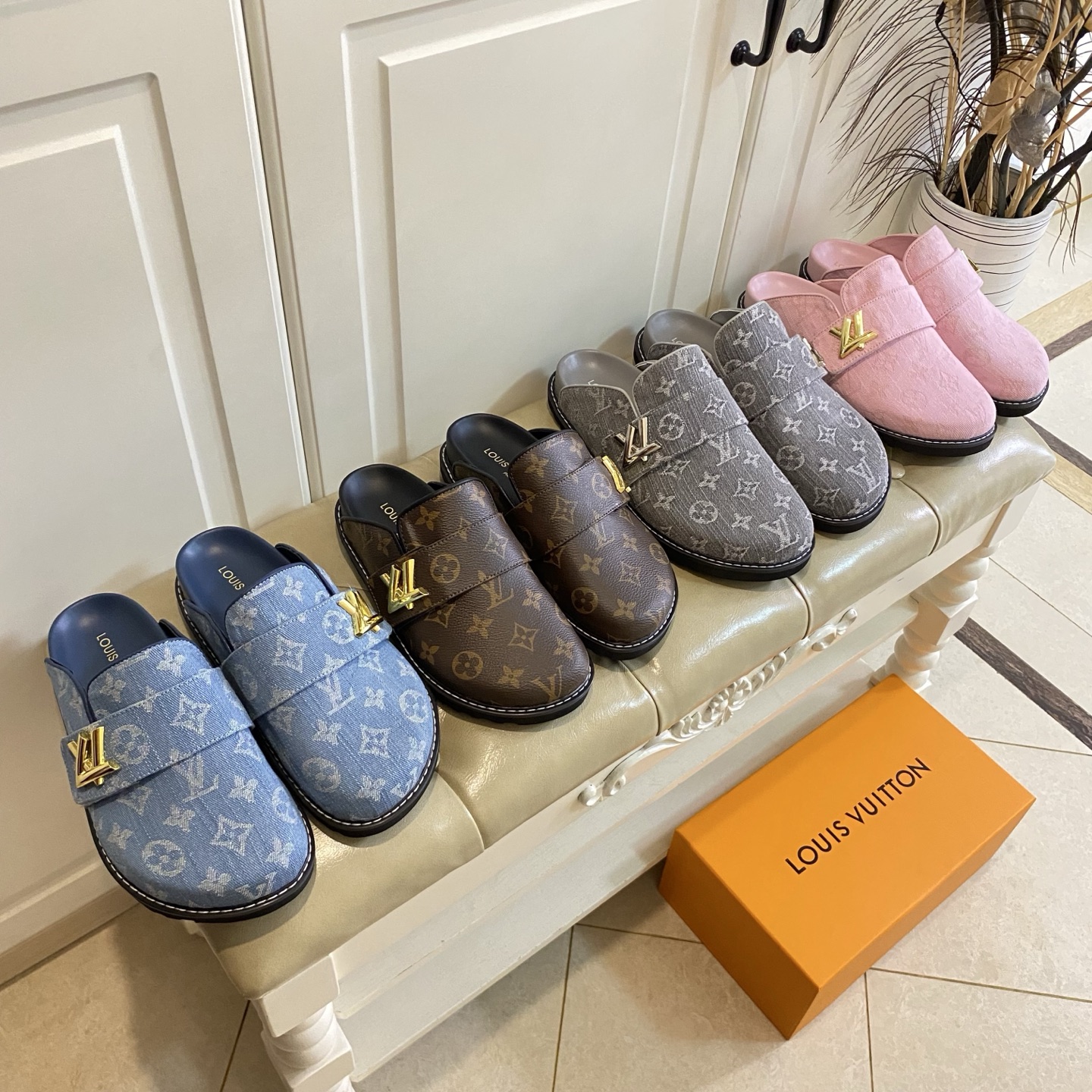 NO:594708,, Louis Vuit*Louis Vuitton new style, classic presbyopic/denim jacquard surface, sheepskin lining, private model original bottom, 35-40 yards (41, 42 yards are custom-made and non-returnable), half drag, louis vuitton, louis vuitton, sheepskin19860909,路易威*Louis Vuitton新款,经典老花/牛仔提花面,羊皮里,私模原版底,35-40码(41,42码定做不退换),半拖,louis vuitton,louis vuitton,sheepskin,Women's Shoes