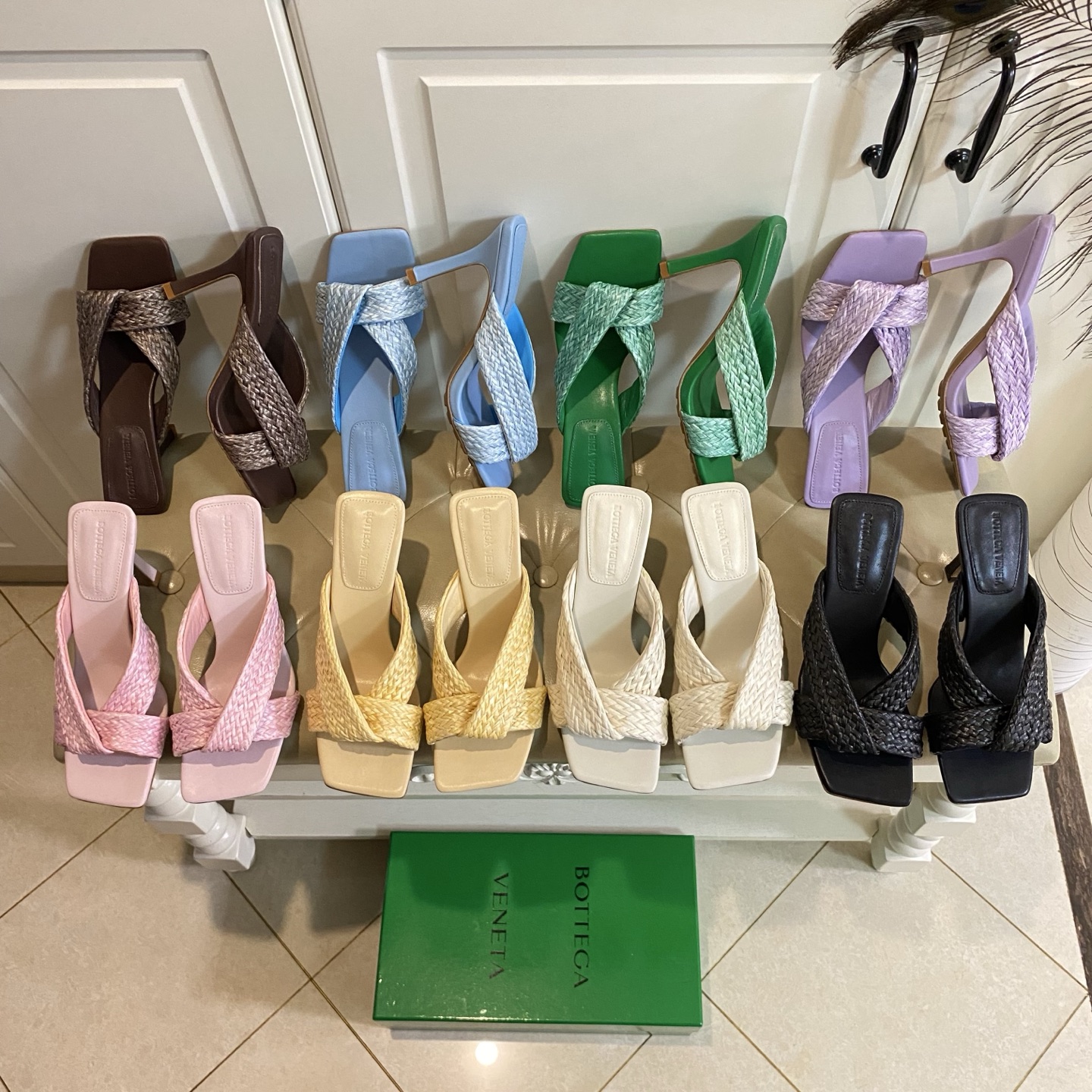NO:681286,Flat bottom, high heels, BV new slippers, PP grass surface, sheepskin lining, leather injection outsole, flat bottom/5cm/9cm three heel heights available, 35-40 yards (41, 42, 43 yards are custom-made and non-returnable), high heels slippers, bottega veneta, high heels, slippers, sheepskin19860909平底,高跟,BV新款拖鞋,PP草面,羊皮里,真皮注塑大底,平底/5cm/9cm三种跟高可选,35-40码(41,42,43码定做不退换),高跟鞋拖鞋,bottega veneta,high heels,slippers,sheepskin,Women's Shoes
