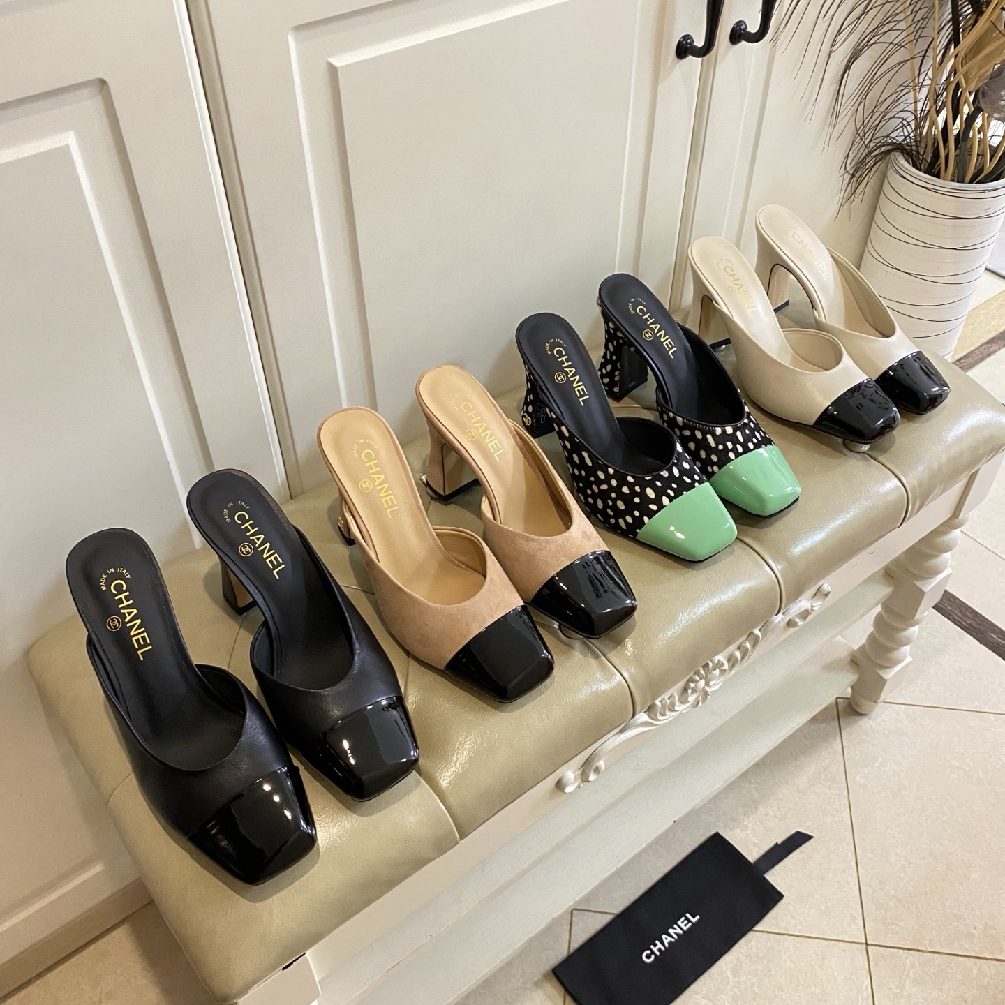 NO:681243,Leather surface, horse hair, Chanel Chanel new style, horse hair/sheepskin/sheep skin surface, sheepskin lining, genuine leather outsole, size 35-39 (sizes 40, 41, 42 can be customized and non-returnable), half-slip high heels, chanel, chanel, high heels, sheepskin, sheep, Leather soles19860909皮面,马毛,香奈儿Chanel 新款,马毛/羊皮/羊猄面,羊皮里,真皮大底,35-39码(40,41,42码可定做不退换),半拖高跟鞋,chanel,chanel,high heels,sheepskin,sheep,Leather soles,Women's Shoes