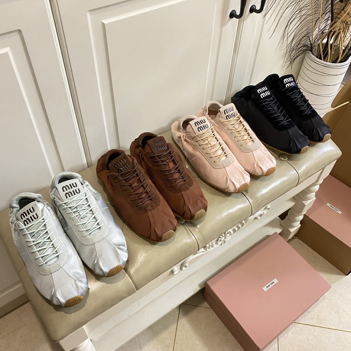 NO:681253,, Miumiu new style, high mercerized cow suede and silk cloth, sheepskin patchwork lining, original private mold rubber outsole, size 35-40, casual shoes/sports shoes, miumiu, sneakers, sheepskin, real silk19860909,缪缪Miumiu新款,高丝光牛反绒拼真丝布,羊皮拼布内里,原版私模橡胶大底,35-40码,休闲鞋/运动鞋,miumiu,sneakers,sheepskin,real silk,Women's Shoes