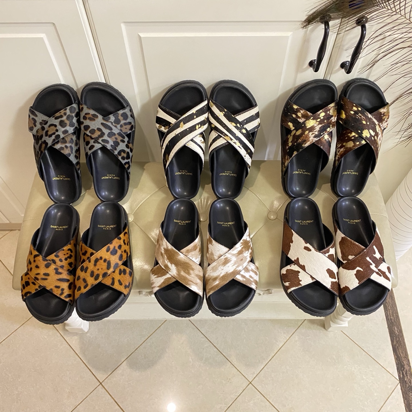 NO:681208,, Saint Laurent YSL/Saint Laurent new cross slippers, horse hair surface, sheepskin lining, foam bottom, size 35-39 (40, 41 sizes are customized and non-returnable), slippers, saint laurent, saint laurent, saint laurent, slippers, sheepskin19860909,圣罗兰YSL/Saint Laurent新款交叉拖鞋,马毛面,羊皮里,发泡底,35-39码(40,41码定做不退换),拖鞋,saint laurent,saint laurent,saint laurent,slippers,sheepskin,Women's Shoes