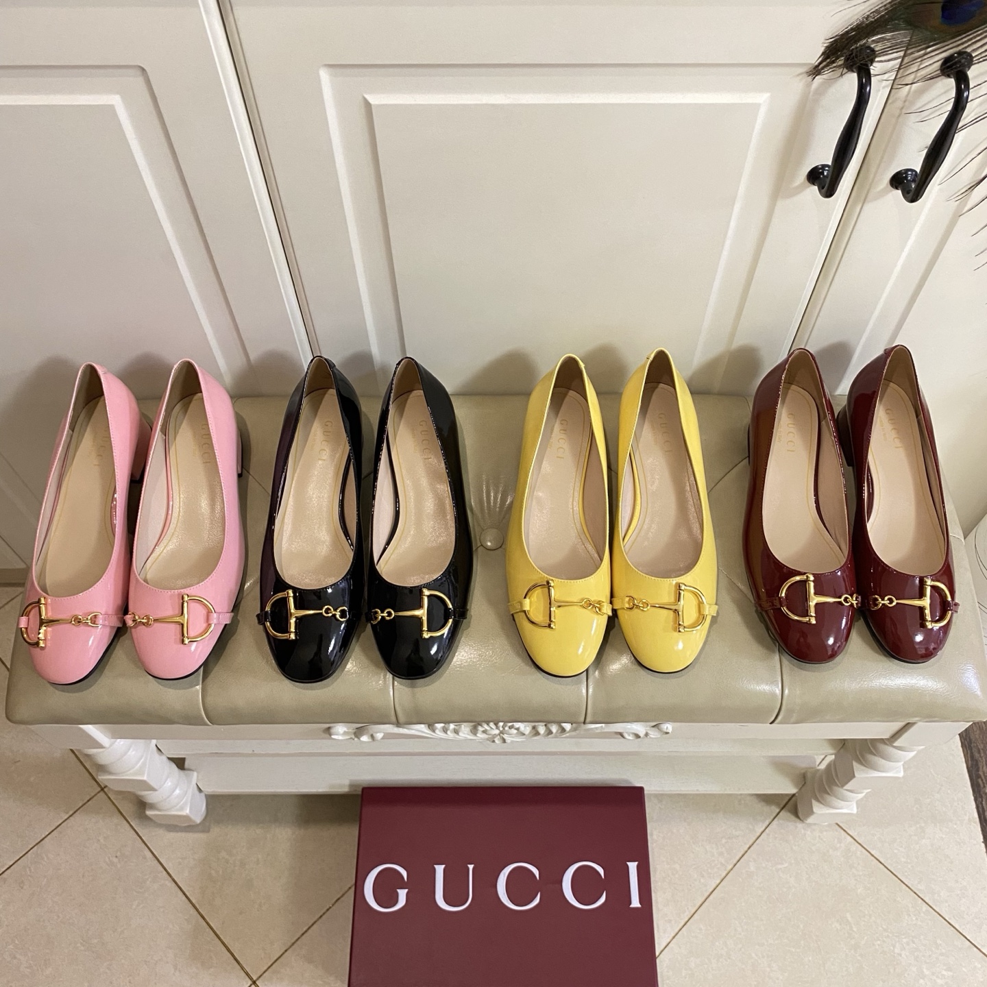 NO:681178,, Gucci new model, cow lacquer surface, sheepskin lining, leather outsole, heel height 2.5cm, size 35-40 (size 41-43 is custom-made and non-returnable), single shoes, gucci, sheepskin, Leather soles19860909,古奇Gucci新款,牛漆面,羊皮里,真皮大底,跟高2.5cm,35-40码(41-43码定做不退换),单鞋,gucci,sheepskin,Leather soles,Women's Shoes