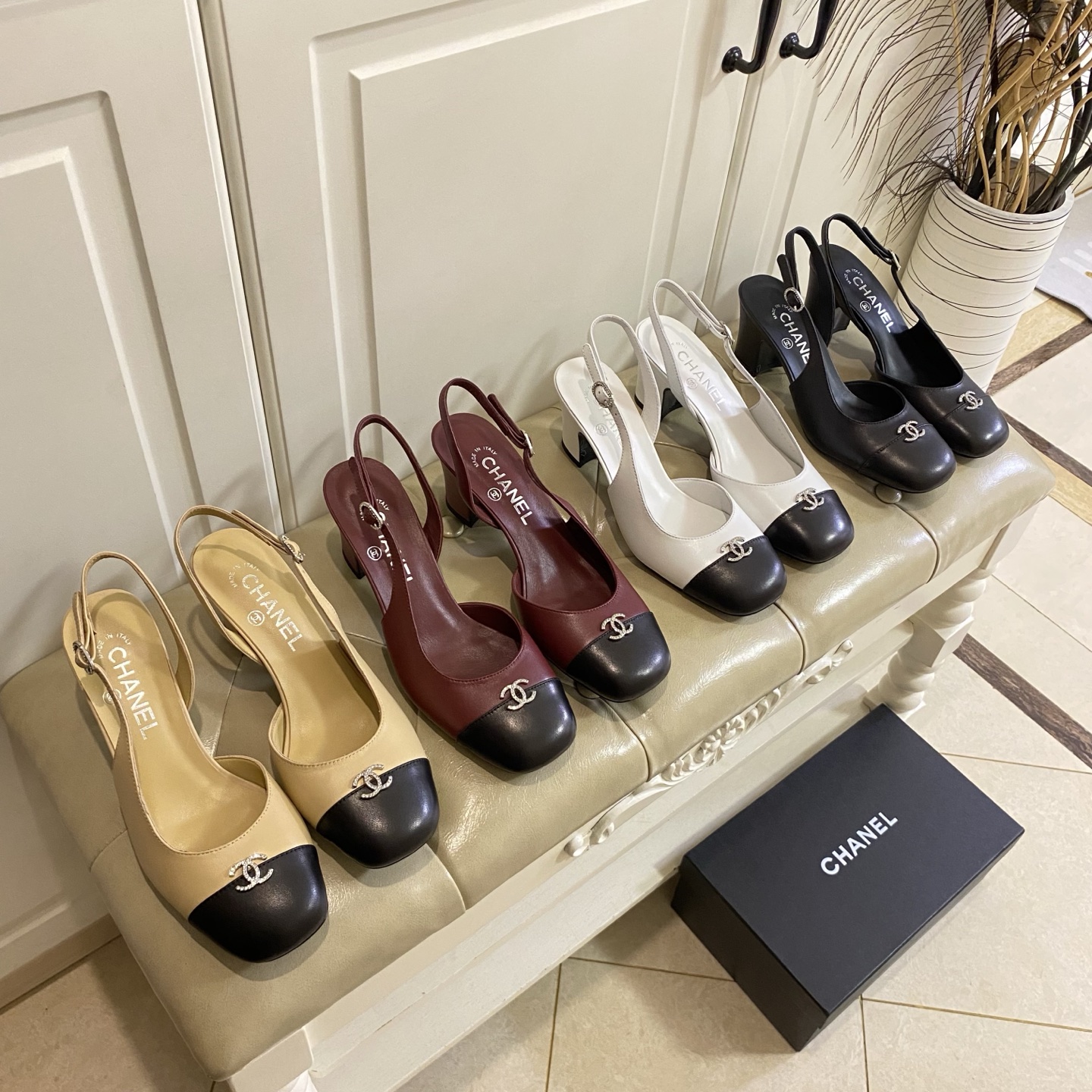 NO:681184,, Chanel Chanel new style, sheepskin surface, sheepskin lining, genuine leather outsole, 6.5cm/9cm two heel heights, sizes 35-39 (customized sizes 40-42 are non-refundable), sandals, chanel, chanel, sandals, sheepskin, Leather soles19860909,香奈儿Chanel 新款,羊皮面,羊皮里,真皮大底,6.5cm/9cm两种跟高,35-39码(40-42码定做不退换),凉鞋单鞋,chanel,chanel,sandals,sheepskin,Leather soles,Women's Shoes