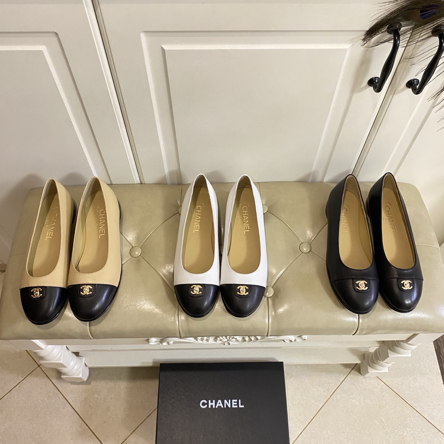 NO:681156,, Chanel Chanel's new round-toe shoes, cowhide surface, sheepskin lining, genuine leather outsole, size 35-39 (customized size 40-42 is non-returnable), sandals, chanel, chanel, sandals, cowhide, sheepskin, Leather soles19860909,香奈儿Chanel 新款圆头单鞋,牛皮面,羊皮里,真皮大底,35-39码(40-42码定做不退换),凉鞋单鞋,chanel,chanel,sandals,cowhide,sheepskin,Leather soles,Women's Shoes