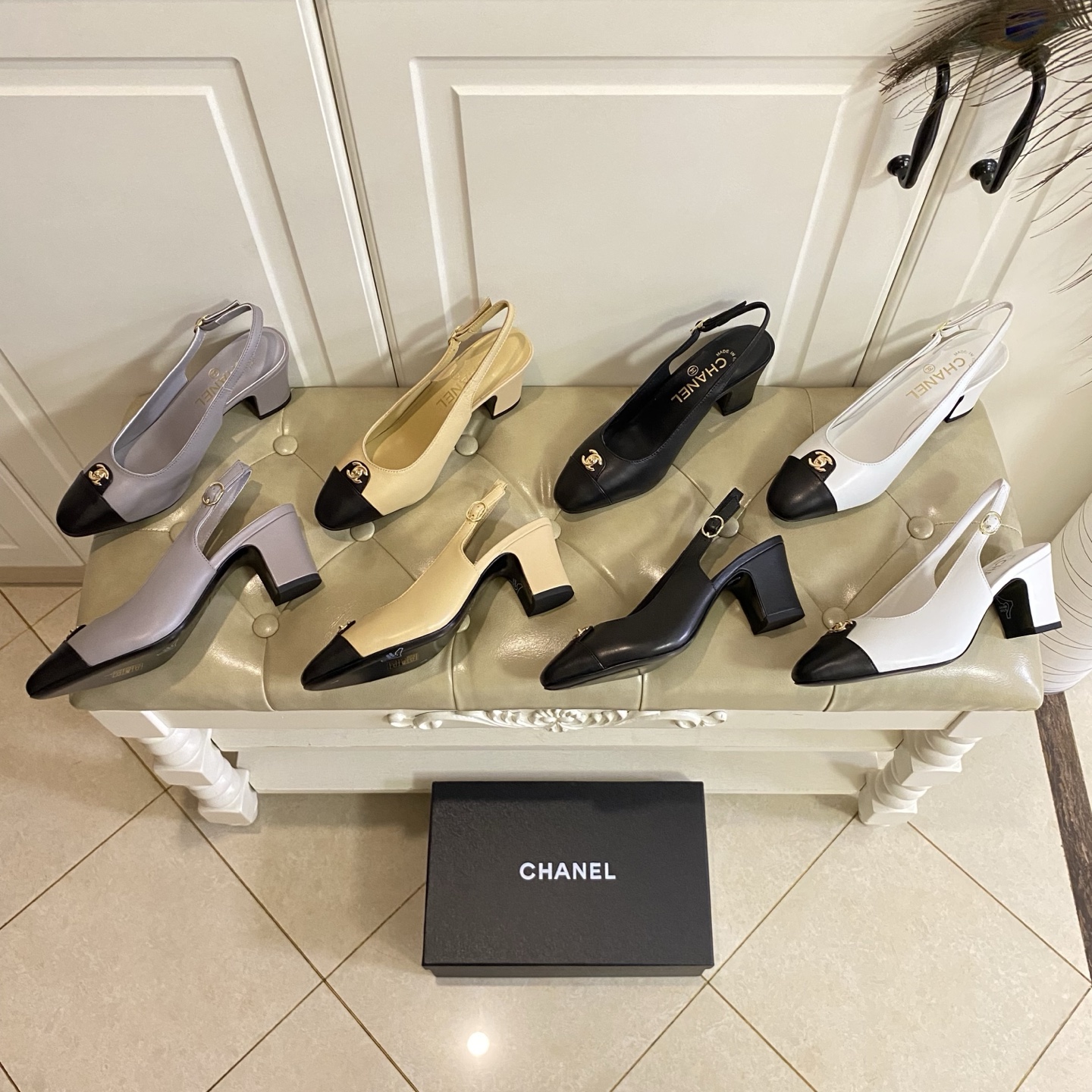 NO:681158,, Chanel Chanel new model, cowhide surface, sheepskin lining, leather outsole, size 35-39 (size 40-42 is custom-made and non-returnable), sandals, chanel, chanel, sandals, cowhide, sheepskin, Leather soles19860909,香奈儿Chanel 新款,牛皮面,羊皮里,真皮大底,35-39码(40-42码定做不退换),凉鞋单鞋,chanel,chanel,sandals,cowhide,sheepskin,Leather soles,Women's Shoes