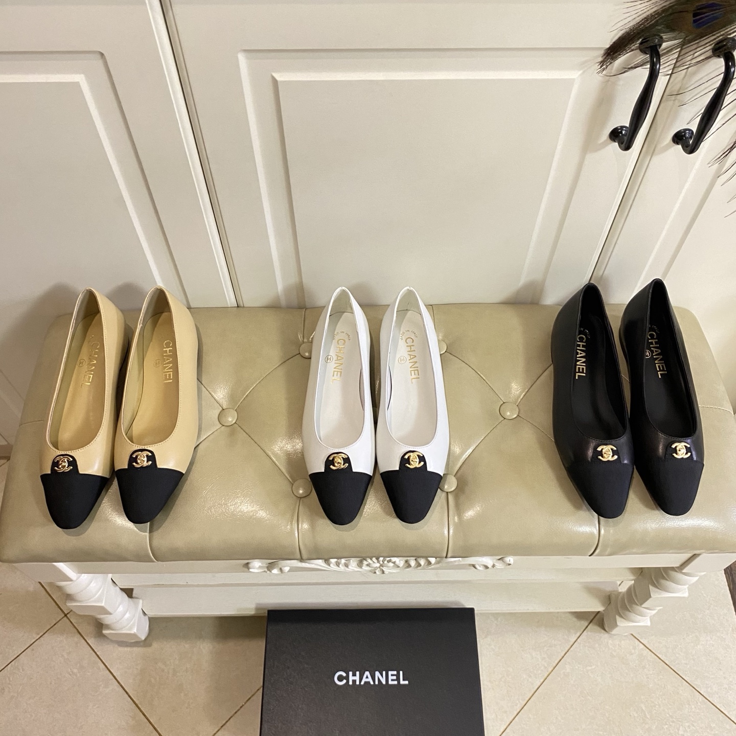 NO:681163,, Chanel Chanel's new pointed-toe shoes, cowhide surface, sheepskin lining, leather outsole, sizes 35-39 (customized sizes 40-42 are non-returnable), sandals, chanel, chanel, sandals, cowhide, sheepskin, Leather soles19860909,香奈儿Chanel 新款尖头单鞋,牛皮面,羊皮里,真皮大底,35-39码(40-42码定做不退换),凉鞋单鞋,chanel,chanel,sandals,cowhide,sheepskin,Leather soles,Women's Shoes