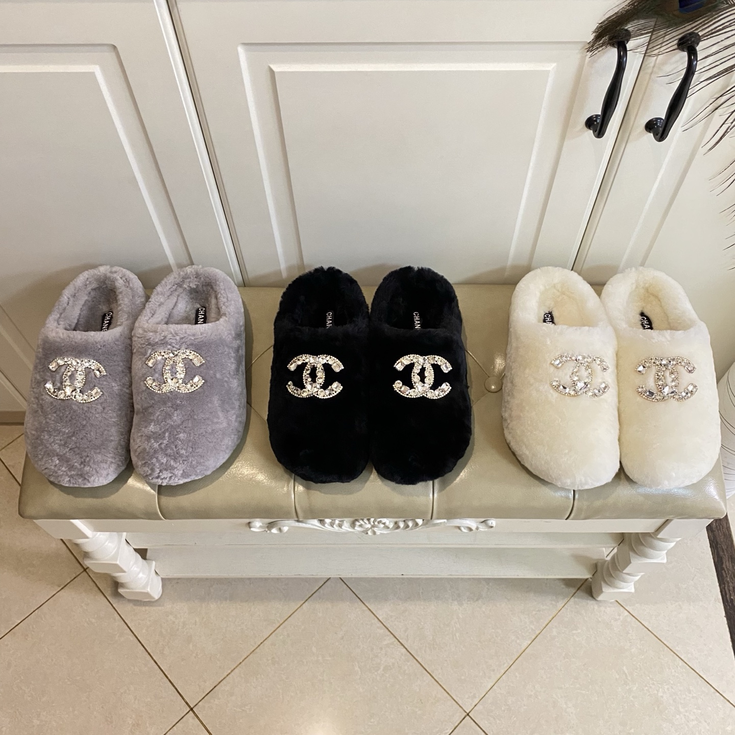 NO:681155,,Chanel Chanel new fur slippers, wool surface, wool lining, size 35-40, semi-furry slippers, chanel, chanel19860909,香奈儿Chanel 新款毛拖,羊毛面,羊毛里,35-40码,半拖毛毛鞋,chanel,chanel,Women's Shoes