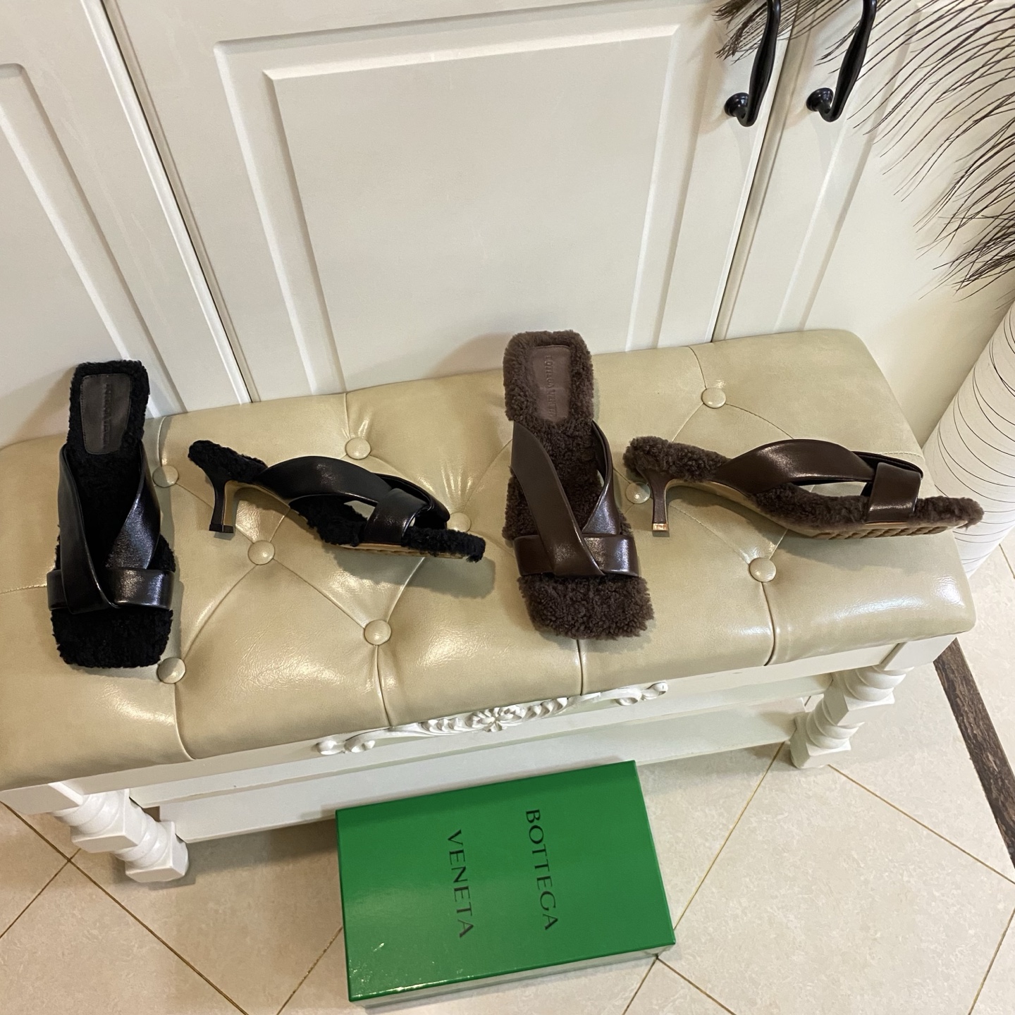 NO:681133,, BV high-heeled sandals, suet leather surface, wool feet, genuine leather injection outsole, heel height about 6cm, size 35-40 (41, 42, 43 sizes are custom-made and non-returnable), high-heeled slippers, bottega veneta, sandals, high heels, slippers19860909,BV高跟凉鞋,羊油皮面,羊毛垫脚,真皮注塑大底,跟高约6cm,35-40码(41,42,43码定做不退换),高跟鞋拖鞋,bottega veneta,sandals,high heels,slippers,Women's Shoes