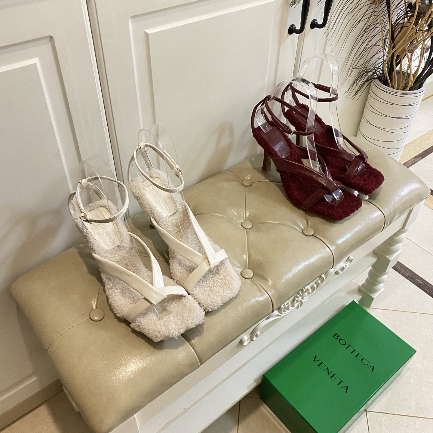 NO:681131,, BV high-heeled sandals, sheep oil leather surface, wool feet, genuine leather injection outsole, heel height is about 9cm, 35-40 yards (41, 42, 43 sizes are custom-made and non-refundable), high-heeled sandals, bottega veneta, sandals, high heels19860909,BV高跟凉鞋,羊油皮面,羊毛垫脚,真皮注塑大底,跟高约9cm,35-40码(41,42,43码定做不退换),高跟鞋凉鞋,bottega veneta,sandals,high heels,Women's Shoes