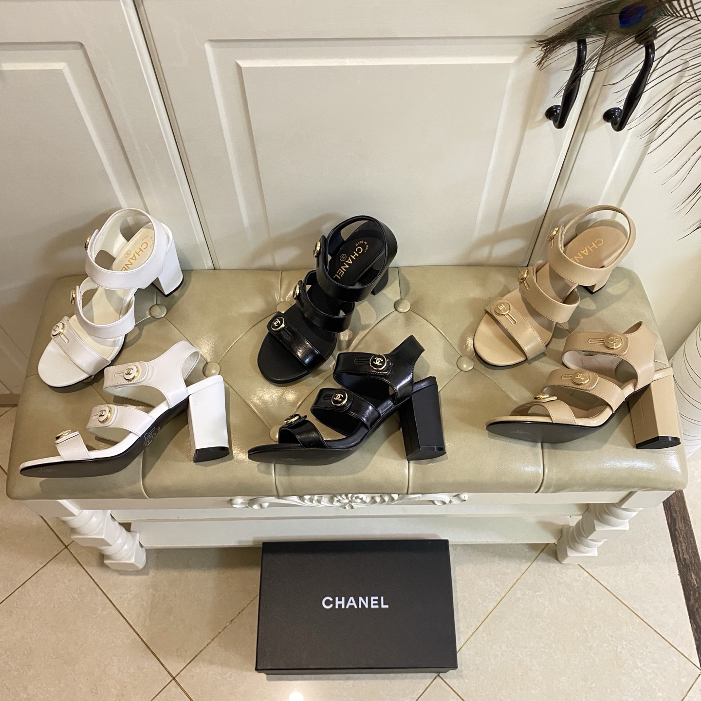 NO:682542,, Chanel Chanel new style, cowhide surface, sheepskin lining, leather outsole, size 35-39 (size 40-42 is custom-made and non-returnable), slippers and sandals, chanel, chanel, sandals, slippers, cowhide, sheepskin, Leather soles19860909,香奈儿Chanel 新款,牛皮面,羊皮里,真皮大底,35-39码(40-42码定做不退换),拖鞋凉鞋,chanel,chanel,sandals,slippers,cowhide,sheepskin,Leather soles,Women's Shoes