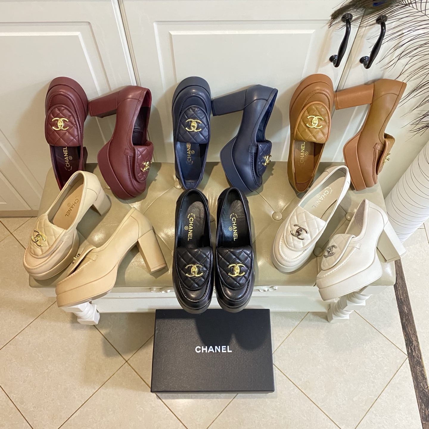 NO:707624,,Chanel Chanel's new thick heel Hentian high single shoes, sheepskin surface, sheepskin lining, heel height 9cm, front platform height about 3cm, simulated leather outsole, size 35-40, loafers high heels,chanel,chanel,loafers,high heels,sheepskin,Leather soles19860909,香奈儿Chanel新款粗跟恨天高单鞋,羊皮面,羊皮里,跟高9cm,前水台高约3cm,仿真皮大底,35-40码,乐福鞋高跟鞋,chanel,chanel,loafers,high heels,sheepskin,Leather soles,Women's Shoes