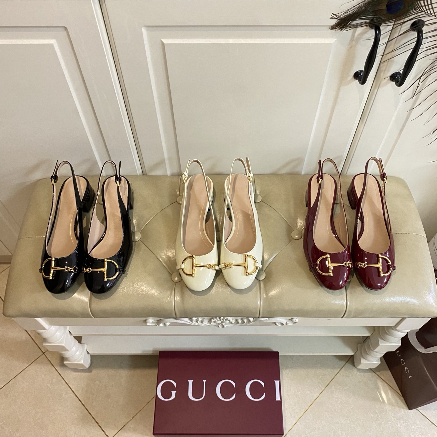 NO:725057,, Gucci new model, patent leather surface, sheepskin lining, genuine leather outsole, heel height 2.5cm, size 35-39 (customized size 40-43 is non-returnable), sandals, gucci, sandals, sheepskin, Leather soles19860909,古奇Gucci新款,漆皮面,羊皮里,真皮大底,跟高2.5cm,35-39码(40-43码定做不退换),凉鞋,gucci,sandals,sheepskin,Leather soles,Women's Shoes