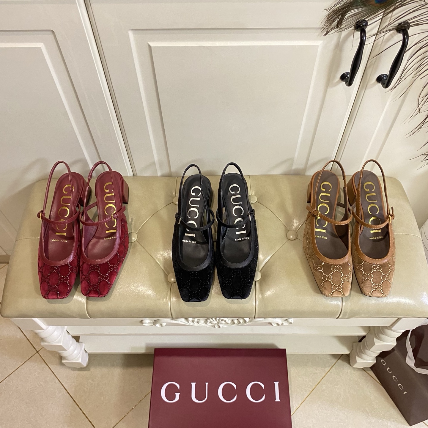 NO:725047,, Gucci new model, top version, velvet hot diamond surface, sheepskin lining, genuine leather outsole, size 35-39 (customized size 40-42 is non-refundable), sandals, gucci, sandals, sheepskin, Leather soles19860909,古奇Gucci新款,顶级版本,绒布烫钻面,羊皮里,真皮大底,35-39码(40-42码定做不退换),凉鞋,gucci,sandals,sheepskin,Leather soles,Women's Shoes
