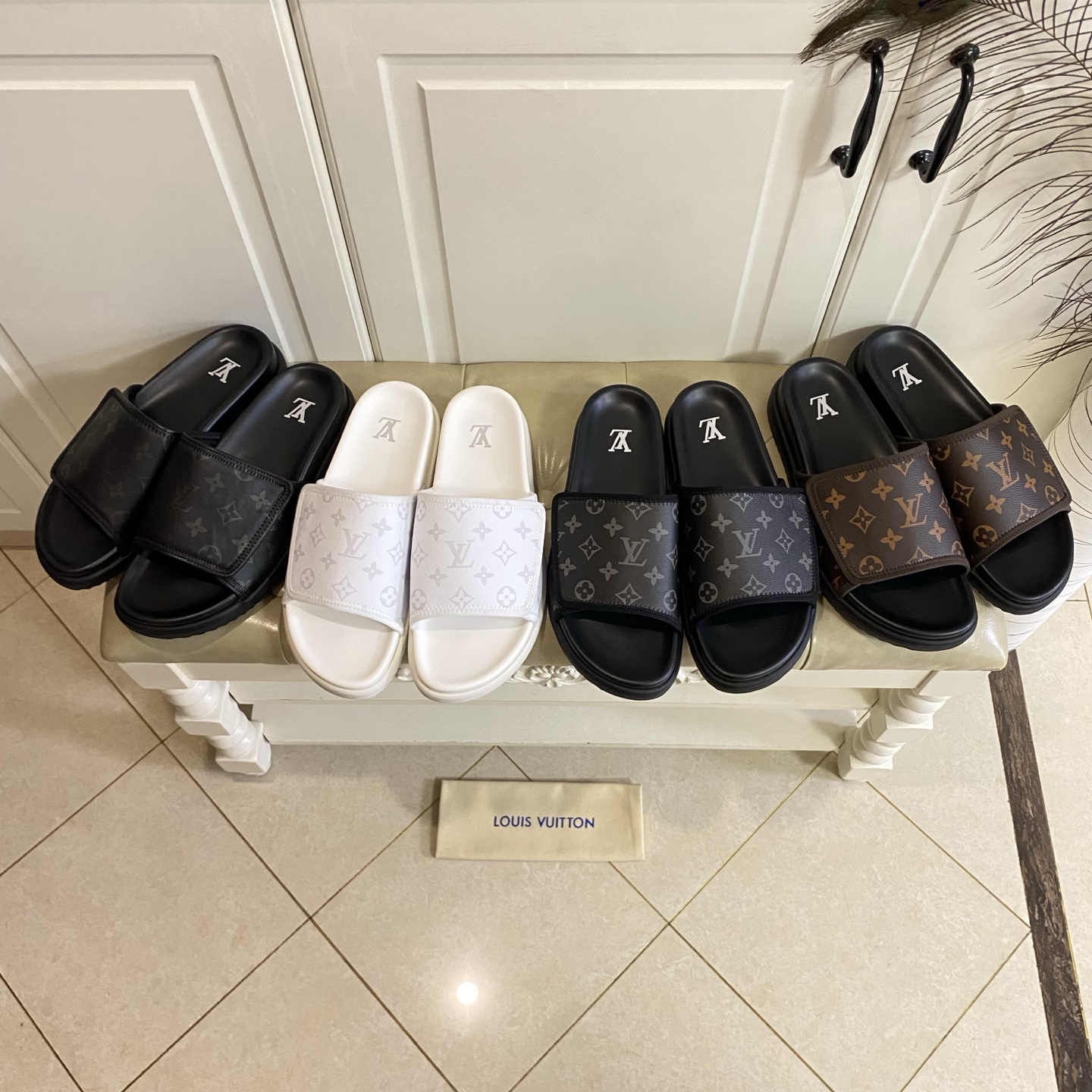 NO:725038,,Louis Vuit*LV new model, classic old pattern, cowhide lining, rubber sole, size 38-46 (custom-made size 46 is non-returnable), slippers, louis vuitton, louis vuitton, slippers, cowhide19860909,路易威*LV新款,经典老花面,牛皮里,橡胶底,38-46码(46码定做不退换),拖鞋,louis vuitton,louis vuitton,slippers,cowhide,Women's Shoes