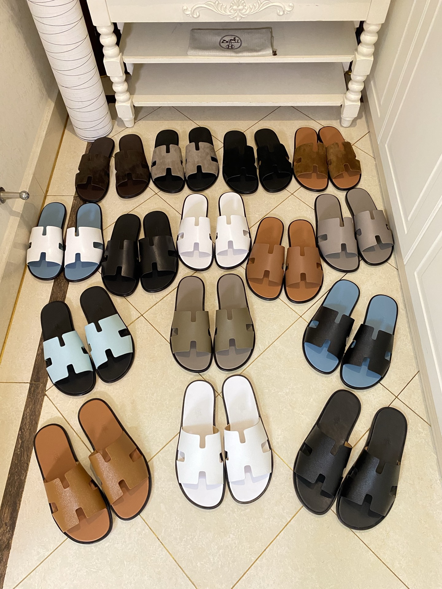 NO:757537,, Hermes men's size slippers series, pebbled leather/sheep noodle, sheepskin lining, genuine leather outsole, sizes 38-46 (customized sizes 38, 45, 46 are non-returnable), slippers, hermes, hermes, slippers, sheepskin, sheep, Leather soles19860909,爱马仕Hermes男码拖鞋系列,荔枝纹皮/羊猄面,羊皮里,真皮大底,38-46码(38,45,46码定做不退换),拖鞋,hermes,hermes,slippers,sheepskin,sheep,Leather soles,Women's Shoes