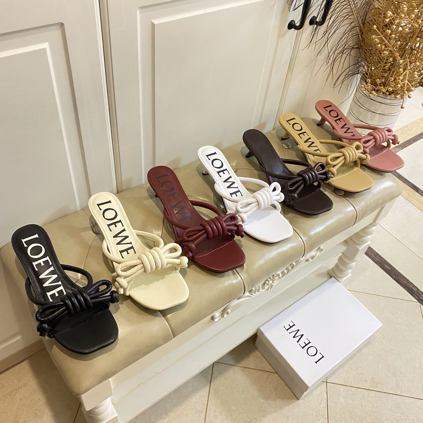 NO:757506,Rubber sole, genuine leather sole, Loewe LOEWE's new low-heeled slippers, cowhide surface, sheepskin lining, heel height 4.5cm, size 35-41 (customized sizes 42 and 43 are non-returnable), slippers, loewe, loewe, slippers, cowhide, sheepskin19860909橡胶底,真皮底,罗意威LOEWE新款小矮跟拖鞋,牛皮面,羊皮里,跟高4.5cm,35-41码(42,43码定做不退换),拖鞋,loewe,loewe,slippers,cowhide,sheepskin,Women's Shoes