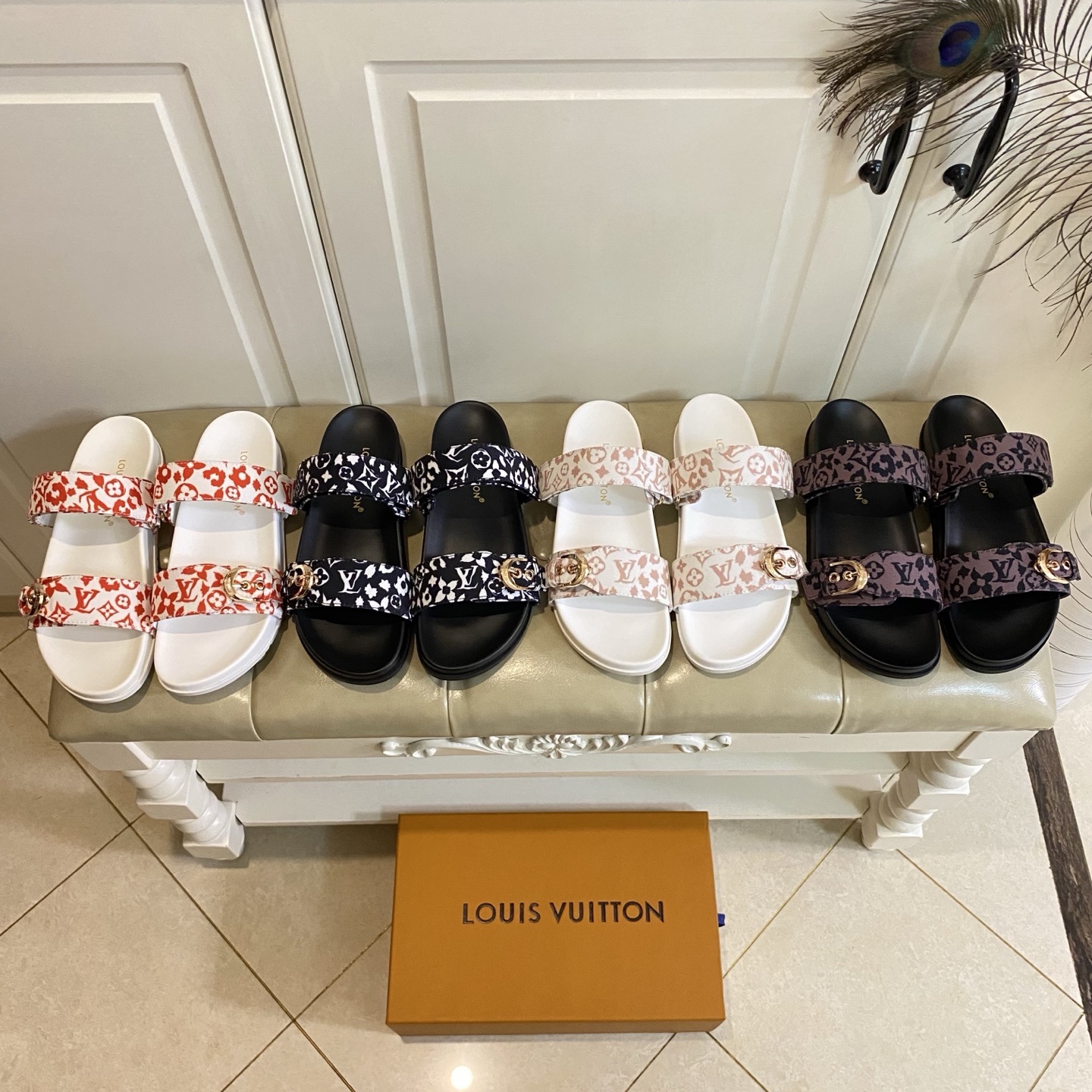 NO:757484,, high version, Louis Vuit*LV classic couple slippers, new colors, sizes 35-46 (45, 46 sizes are custom-made and non-refundable), slippers and sandals, louis vuitton, louis vuitton, sandals, slippers19860909,高版本,路易威*LV经典情侣款拖鞋,新增花色,35-46码(45,46码定做不退换),拖鞋凉鞋,louis vuitton,louis vuitton,sandals,slippers,Women's Shoes