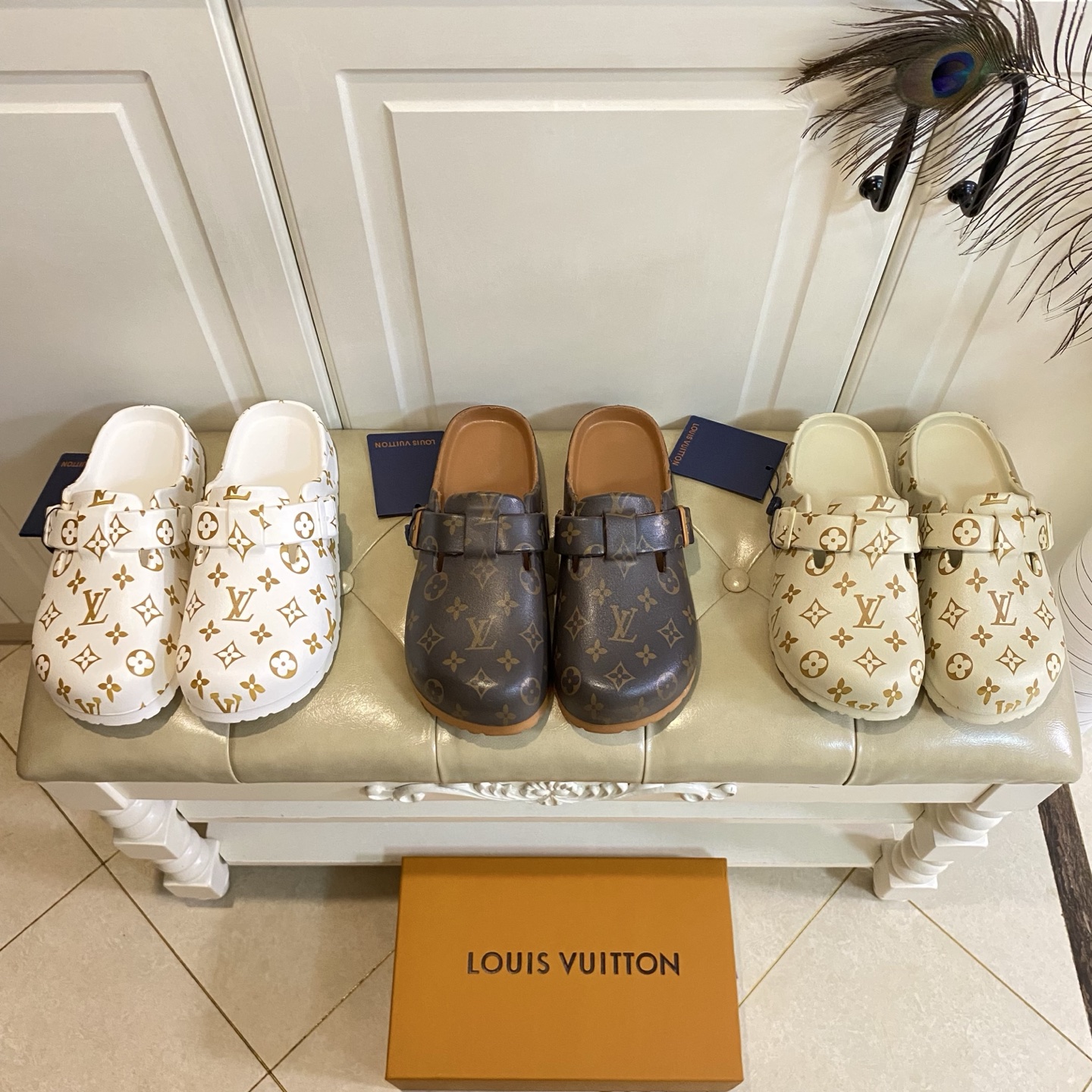 NO:816635,, Louis Vuit*LV couple's style lazy flops, light foam material, size 35-46, half drag, louis vuitton, louis vuitton19860909,路易威*LV情侣款懒人拖,轻盈泡胶材质,35-46码,半拖,louis vuitton,louis vuitton,Women's Shoes