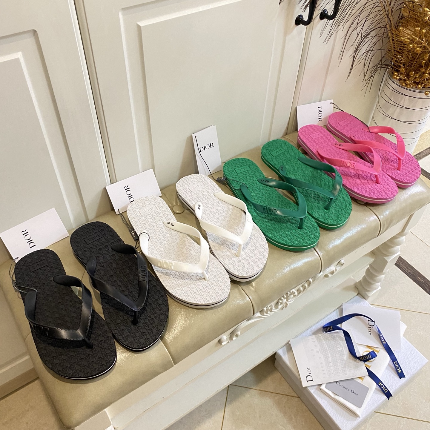NO:816630,, Dior Dior's new clip-on slippers, lightweight foam material, sizes 35-40 (customized size 41 is non-returnable), split-toe shoes, dior, dior19860909,迪奥Dior新款夹拖,轻质泡胶材质,35-40码(41码定做不退换),分趾鞋,dior,dior,Women's Shoes