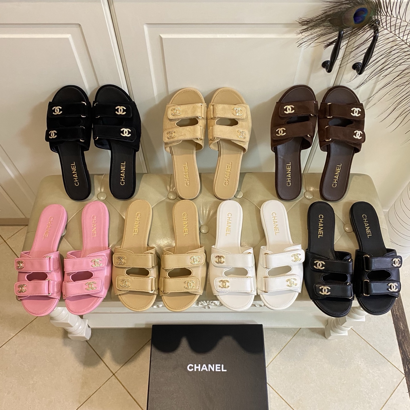 NO:815778,, Chanel Chanel new style, sheepskin surface, sheepskin lining, leather outsole, size 35-40 (customized size 41 is non-returnable), slippers, chanel, chanel, slippers, sheepskin, sheep, Leather soles19860909,香奈儿Chanel新款,羊京/羊皮面,羊皮内里,真皮大底,35-40码(41码定做不退换),拖鞋,chanel,chanel,slippers,sheepskin,sheep,Leather soles,Women's Shoes