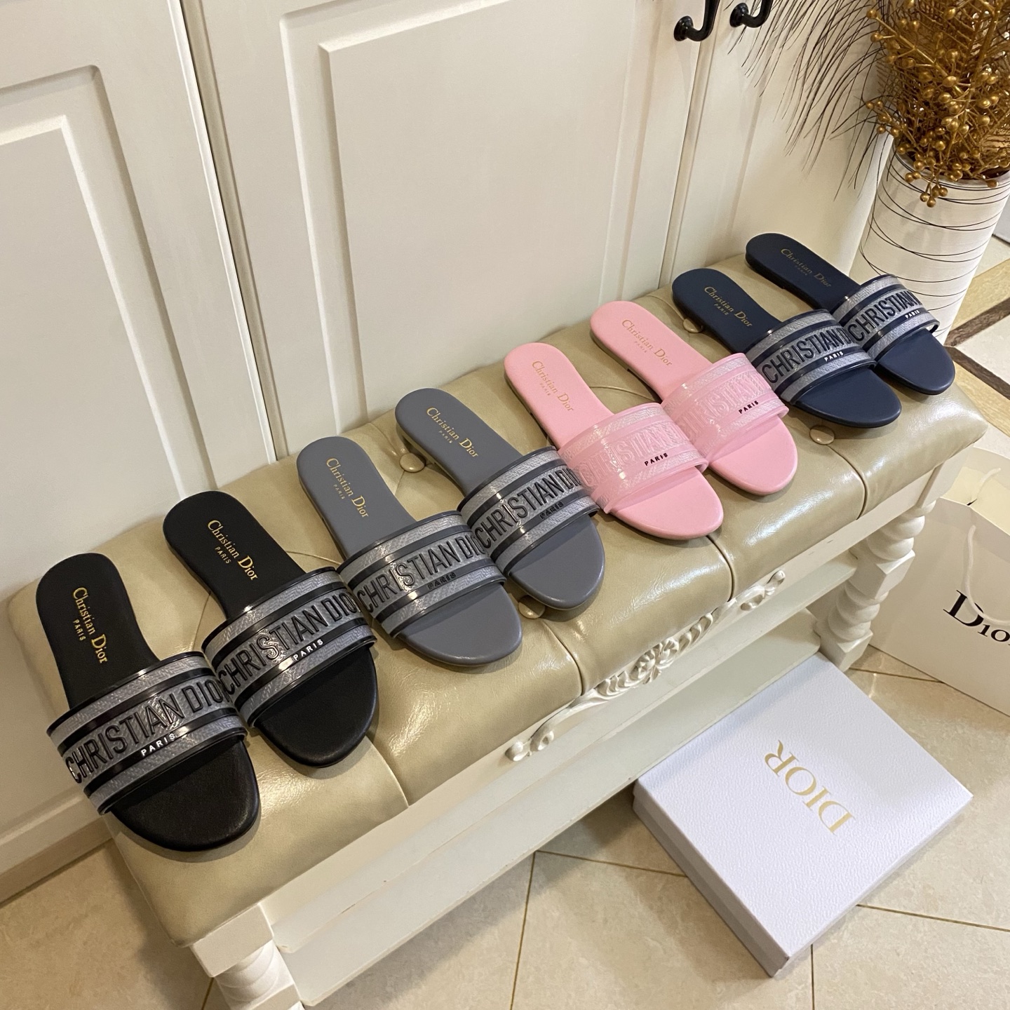 NO:815698,Rubber sole, genuine leather sole, new Dior slippers, private molded film surface, sizes 35-43 (customized sizes 42 and 43 are non-returnable), slippers, dior, dior, slippers19860909橡胶底,真皮底,迪奥Dior新款拖鞋,私模胶片面,35-43码(42,43码定做不退换),拖鞋,dior,dior,slippers,Women's Shoes