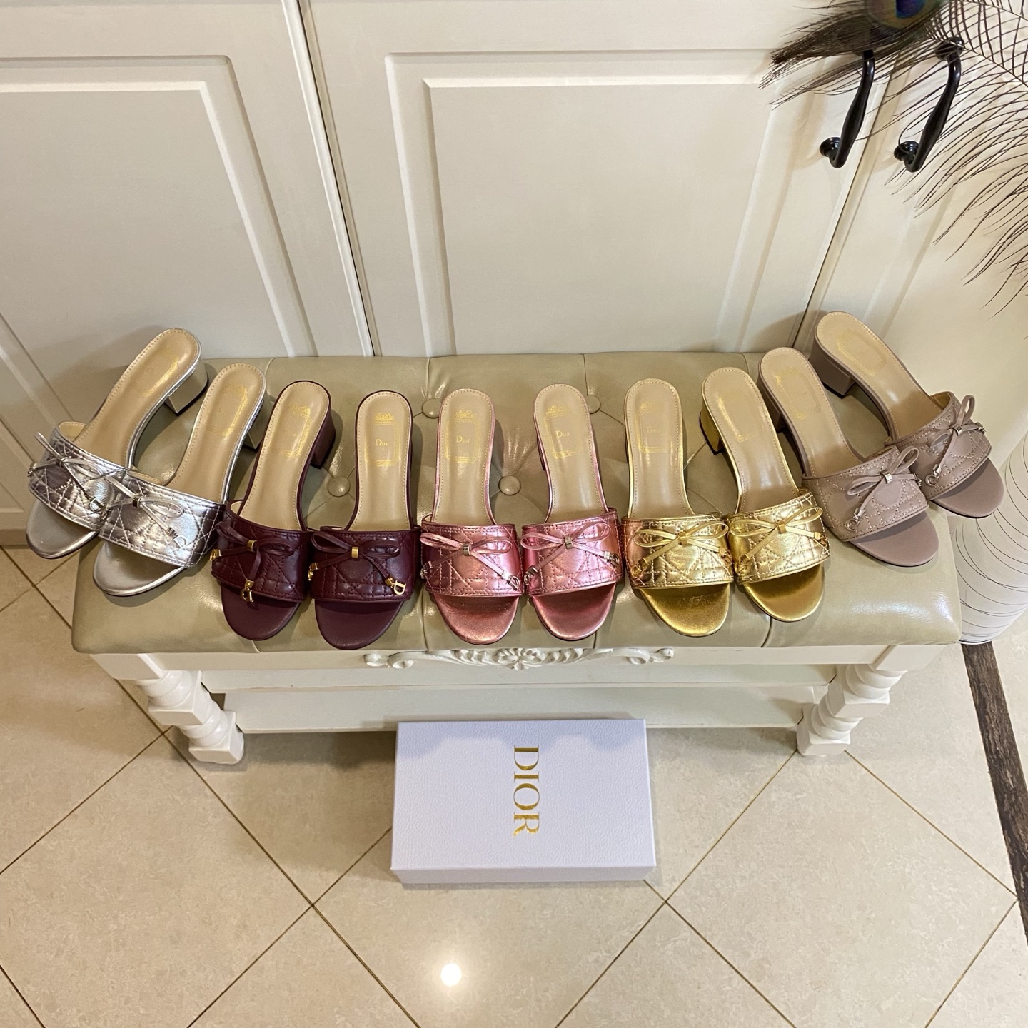 NO:815697,Rubber sole, genuine leather sole 220, Dior new model, electric embroidery ling pattern, fresh bow lace, private mold hardware buckle, sheepskin lining, size 35-42, slippers, dior, dior, slippers, sheepskin19860909橡胶底,真皮底220,迪奥Dior新款,电绣凌格面,清新蝴蝶结系带,私模五金扣,羊皮里,35-42码,拖鞋,dior,dior,slippers,sheepskin,Women's Shoes
