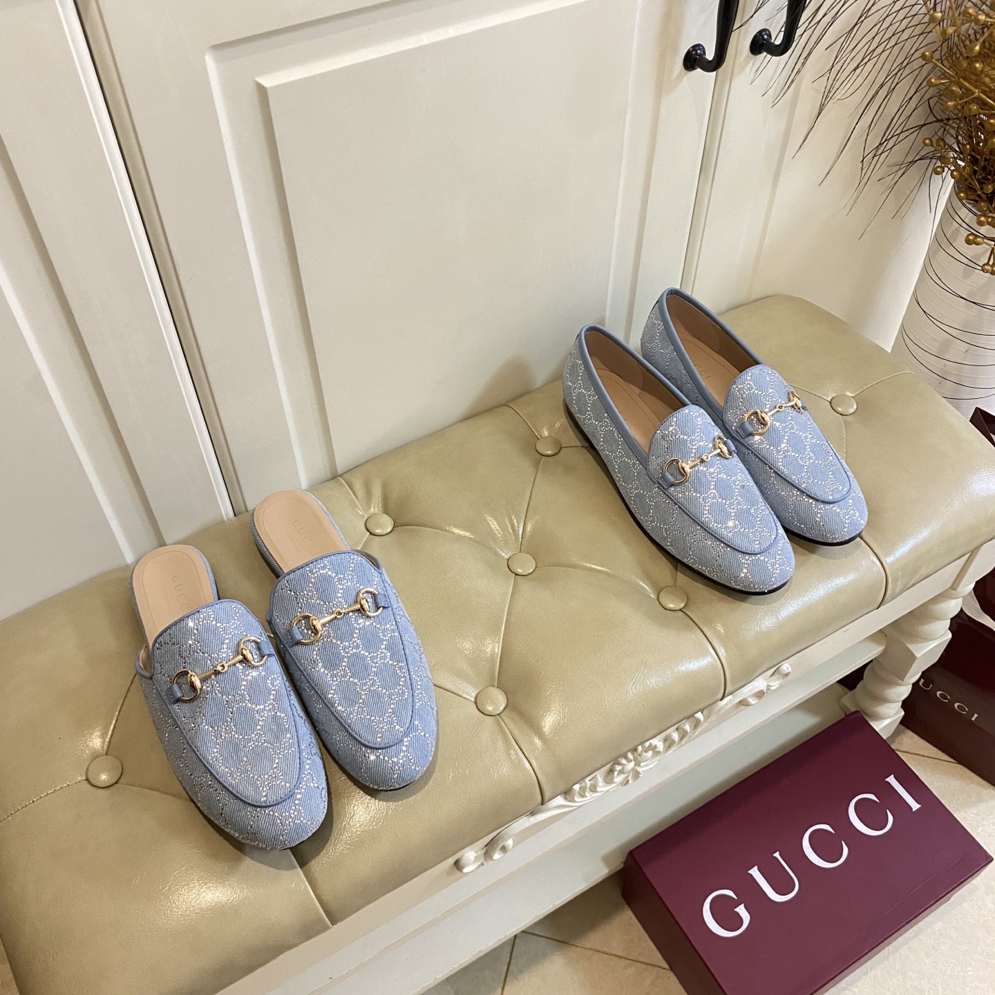 NO:815671,Half slippers, single shoes, high version, Gucci classic style, denim with rhinestone surface, sheepskin lining, genuine leather outsole, size 35-40 (customized size 41 is non-returnable), loafers half slippers, gucci, loafers, sheepskin, Leather soles19860909半拖,单鞋,高版本,古奇Gucci经典款,牛仔烫钻面,羊皮里,真皮大底,35-40码(41码定做不退换),乐福鞋半拖,gucci,loafers,sheepskin,Leather soles,Women's Shoes