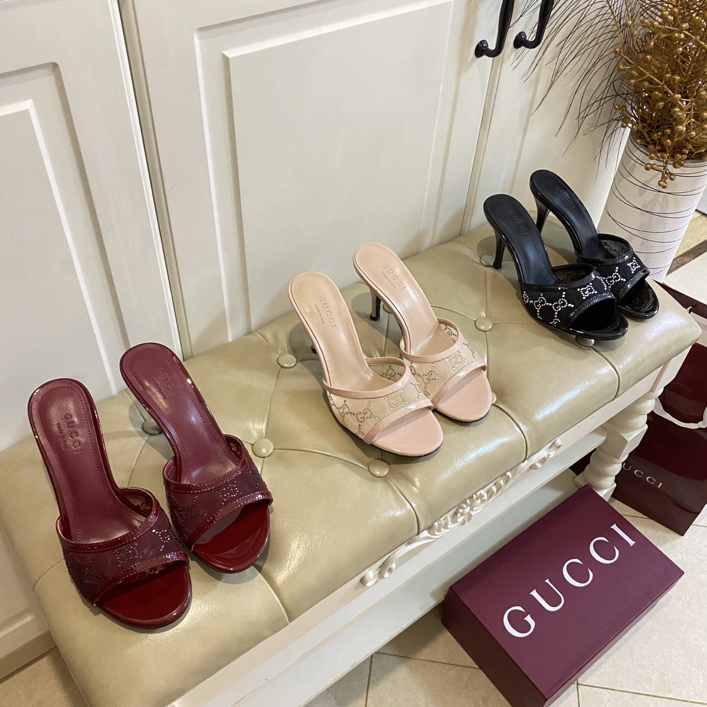 NO:815656,Women's size, latest high version, Gucci high heels, mesh rhinestone surface, genuine leather outsole, 4.5cm/8.5cm two heel heights available, sizes 35-40 (41, 42 sizes are custom-made and non-returnable), high heels and slippers, gucci, high heels, slippers, Leather soles19860909女码,最新款高版本,古奇Gucci高跟鞋,网纱烫钻面,真皮大底,4.5cm/8.5cm两种跟高可选,35-40码(41,42码定做不退换),高跟鞋拖鞋,gucci,high heels,slippers,Leather soles,Women's Shoes