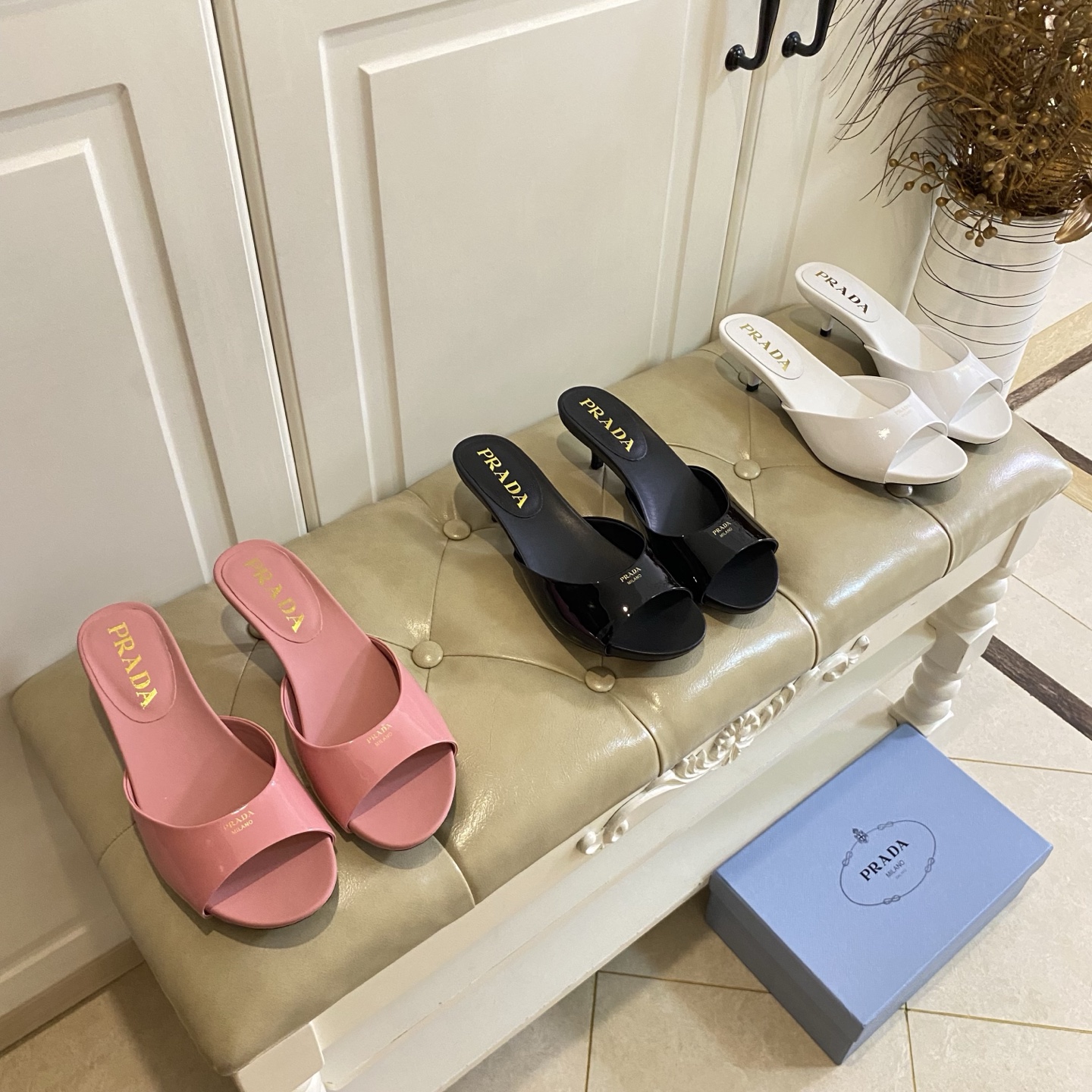 NO:873605,, PRADA new model, cow lacquer, sheepskin lining, heel height 3.5cm, size 35-40, high heels and slippers, prada, prada, high heels, slippers, sheepskin19860909,普拉达PRADA新款,牛漆面,羊皮里,跟高3.5cm,35-40码,高跟鞋拖鞋,prada,prada,high heels,slippers,sheepskin,Women's Shoes