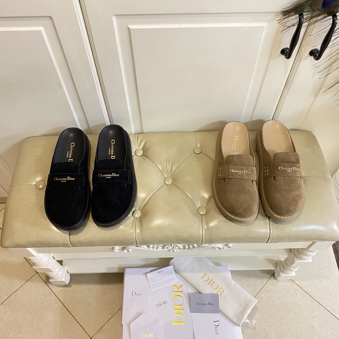 NO:873720,, Dior Dior's new Baotou mop, beef noodle, sheepskin lining, foam bottom, 35-40 yards (41 yards are customized and non-returnable), half mop, dior, dior, sheepskin19860909,迪奥Dior新款包头拖,牛猄面,羊皮里,发泡底,35-40码(41码定做不退换),半拖,dior,dior,sheepskin,Women's Shoes