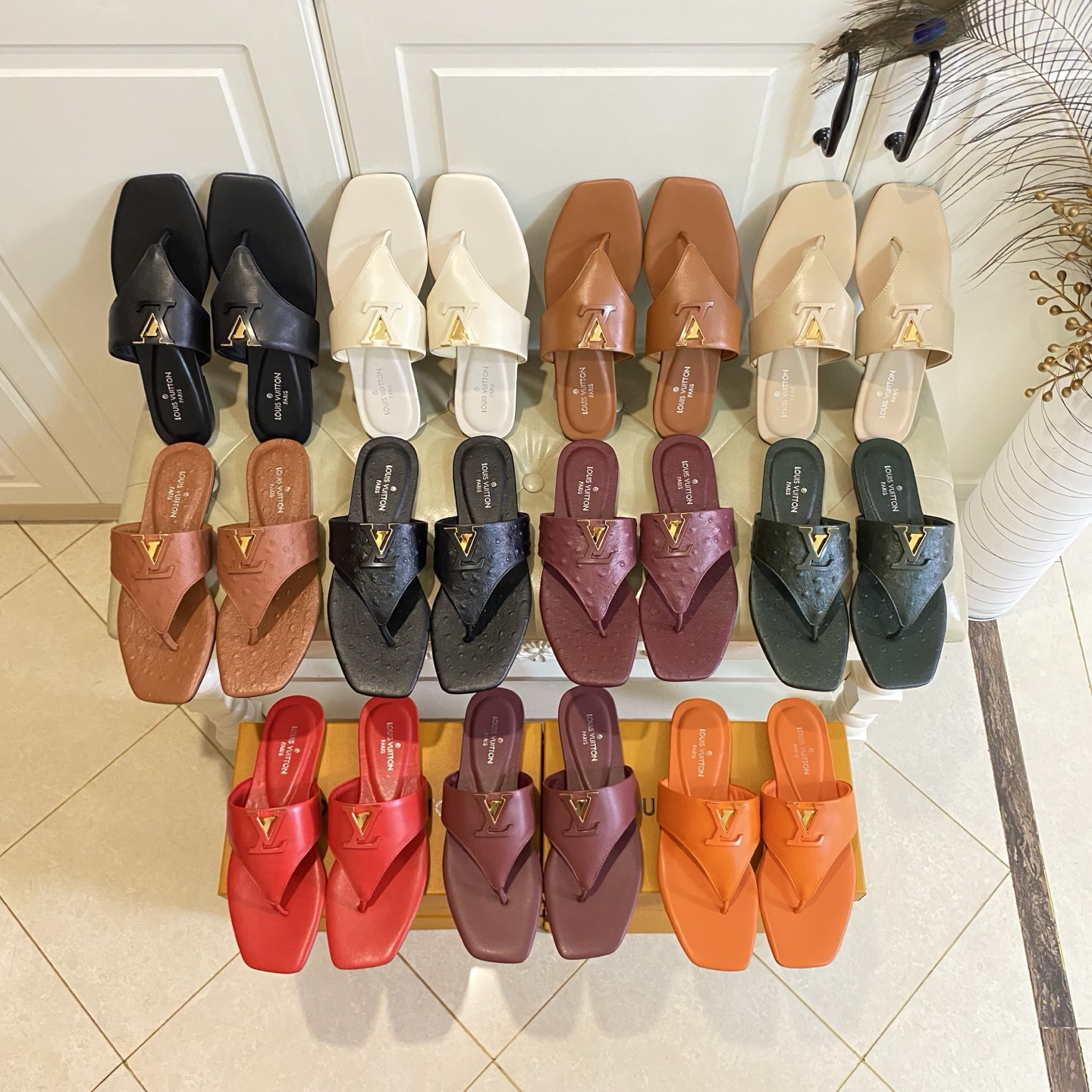 NO:873637,Rubber sole, custom-made leather outsole, Louis Vuit*LV new flip-flop slippers, cowhide surface, sheepskin lining, women's size 35-41 (custom-made 42-45 non-returnable), split-toe shoes, louis vuitton, louis vuitton, slippers, cowhide, sheepskin, Leather soles19860909橡胶底,真皮大底定做,路易威*LV新款夹趾拖鞋,牛皮面,羊皮里,女码35-41(42-45定做不退换),分趾鞋,louis vuitton,louis vuitton,slippers,cowhide,sheepskin,Leather soles,Women's Shoes