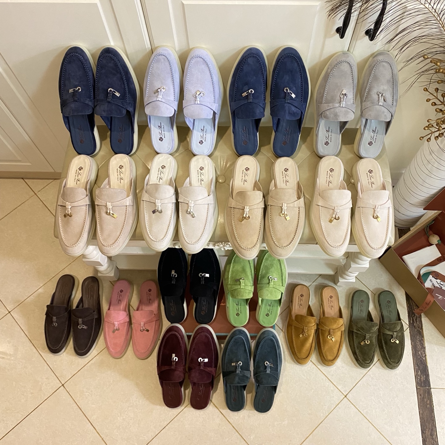 NO:873549,, top version, LP Loro Piana half-drag, fetal cow suede, genuine leather midsole, cowhide feet, TPU outsole, complete package + airplane box, 35-42 sizes, half-drag, loro piana, loro piana, cowhide19860909,顶级版本,LP 诺悠翩雅Loro Piana半拖,胎牛绒面,真皮中底,牛皮垫脚,TPU大底,全套包装+飞机盒,35-42码,半拖,loro piana,loro piana,cowhide,Women's Shoes