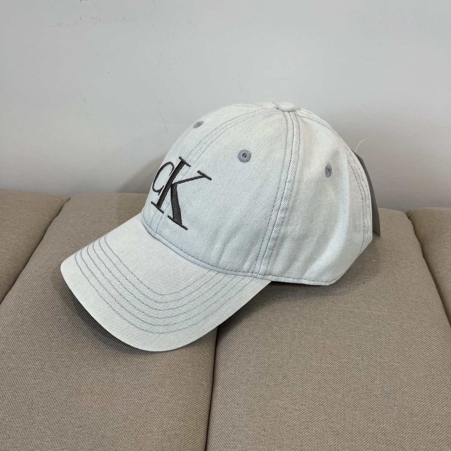 💰84 [CK] NEW EMBROIDERED BASEBALL CAPS. CLASSIC CABINETS. MEN AND WOMEN