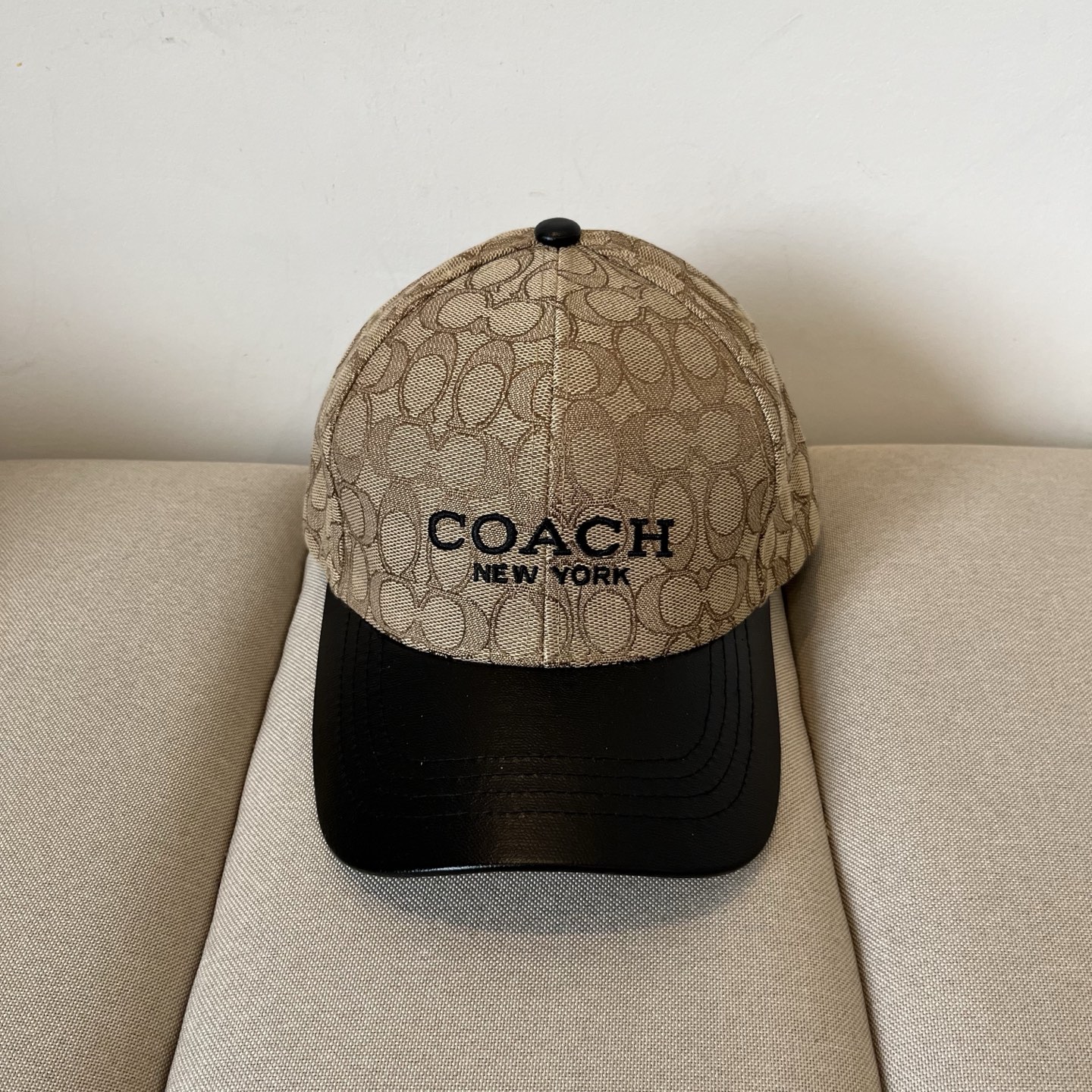 “Premium Baseball Cap by Coach: Perfect and Valuable”