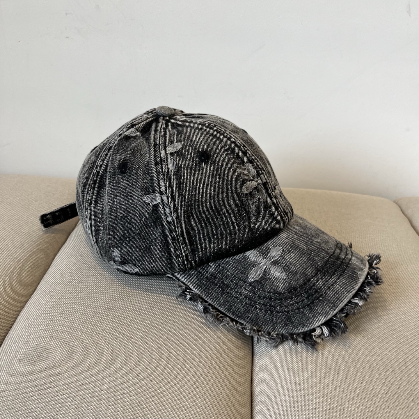New Spring-and-Fall Caps and Cotton Jeans by SMFK: European-American Style and Comfort. - 图片 3
