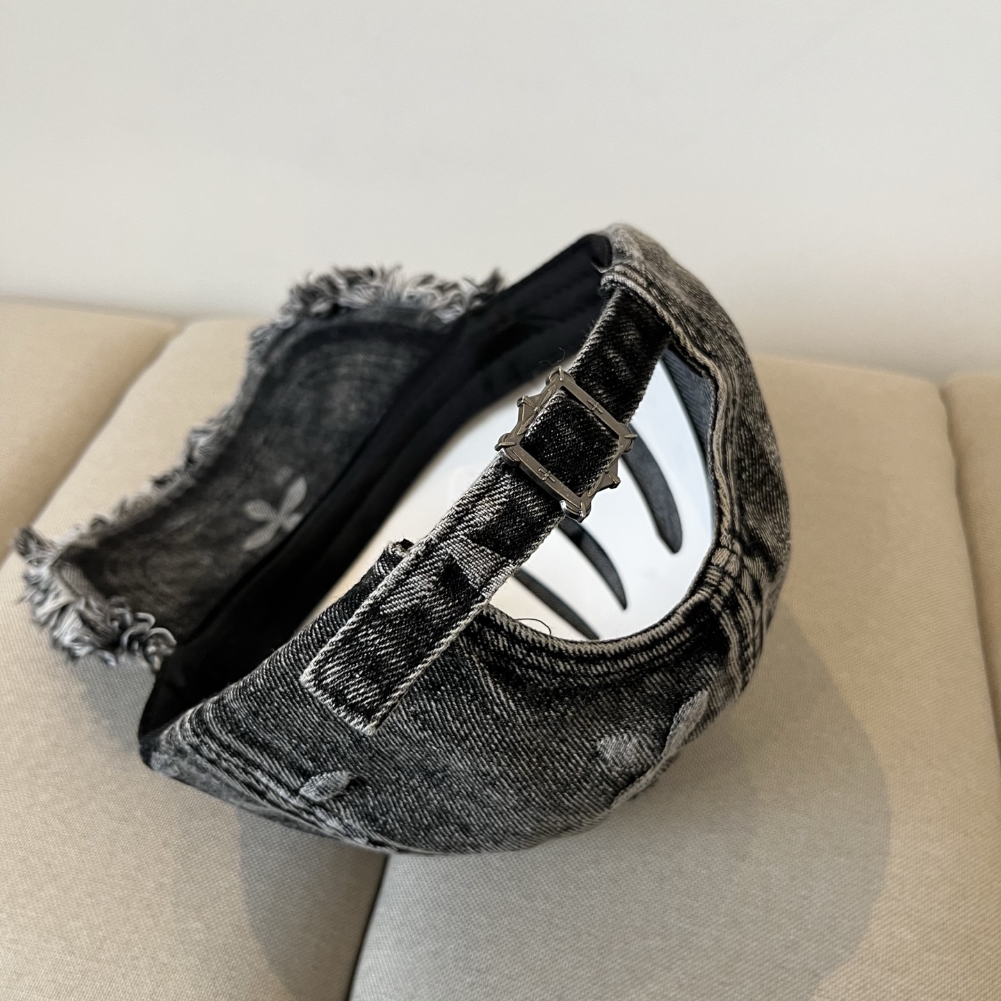 New Spring-and-Fall Caps and Cotton Jeans by SMFK: European-American Style and Comfort. - 图片 6