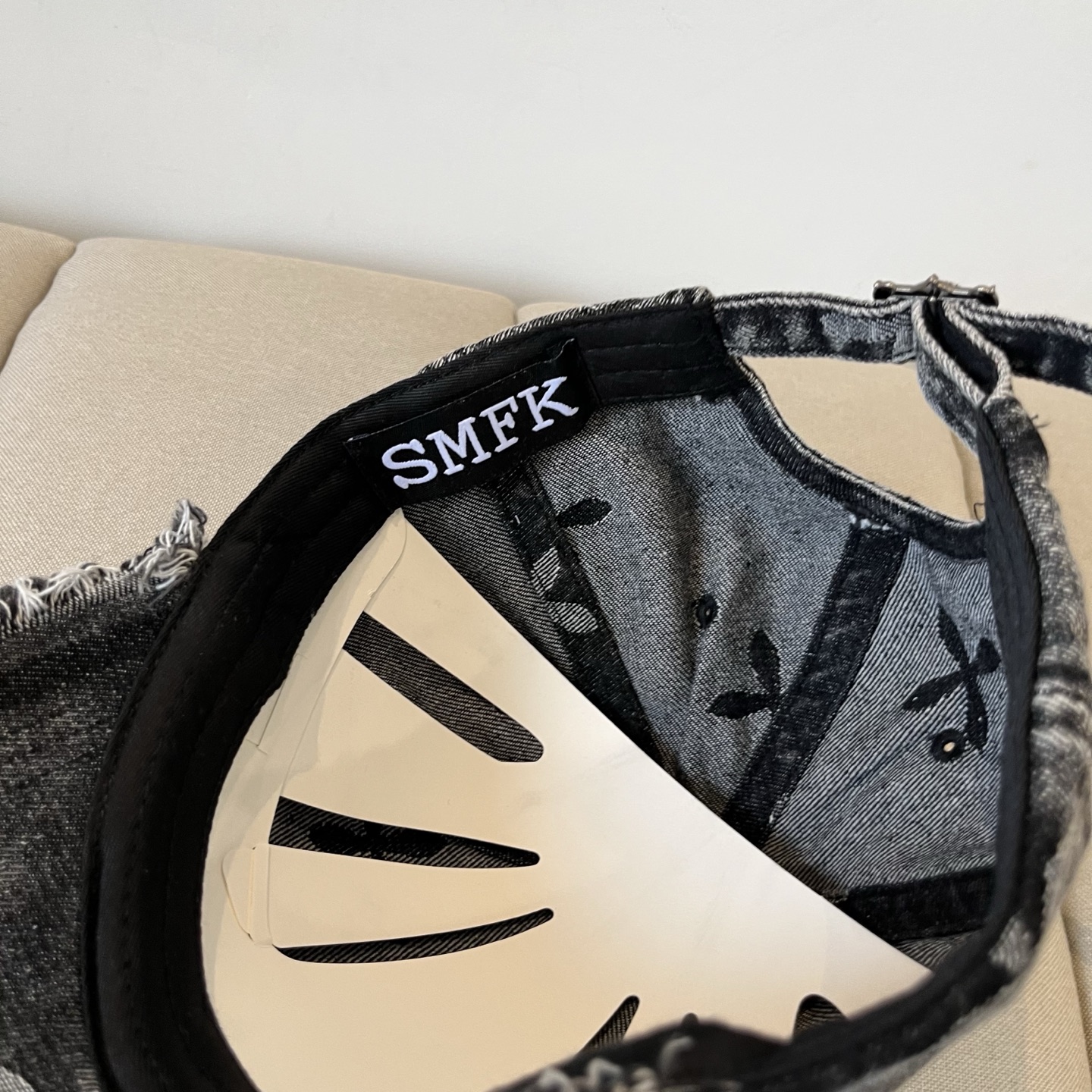 New Spring-and-Fall Caps and Cotton Jeans by SMFK: European-American Style and Comfort. - 图片 8