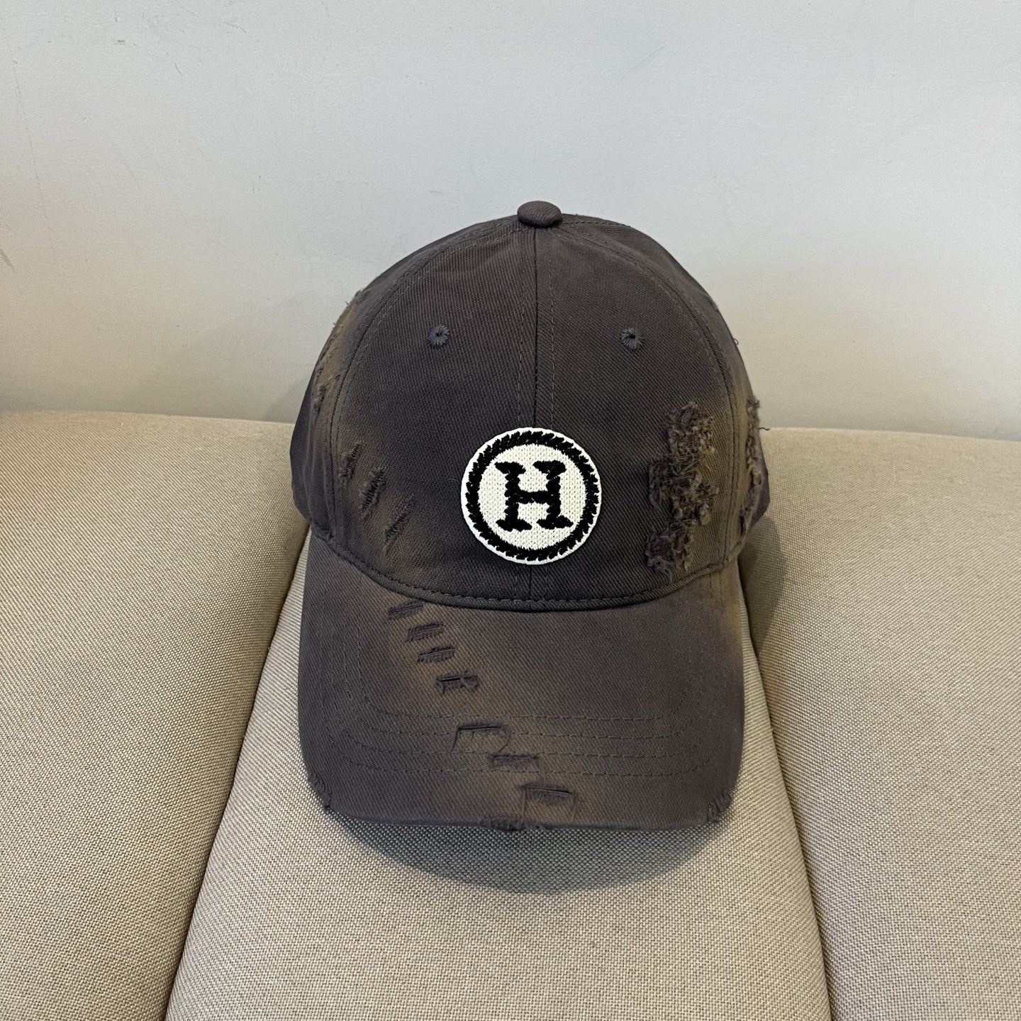 Luxury Baseball Hat: Emas Hermes New Classic with Flaming Fire Craftsmanship