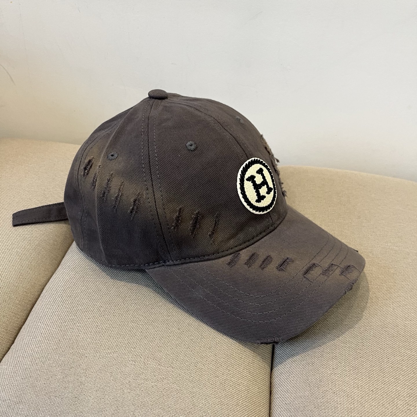 Luxury Baseball Hat: Emas Hermes New Classic with Flaming Fire Craftsmanship - 图片 7