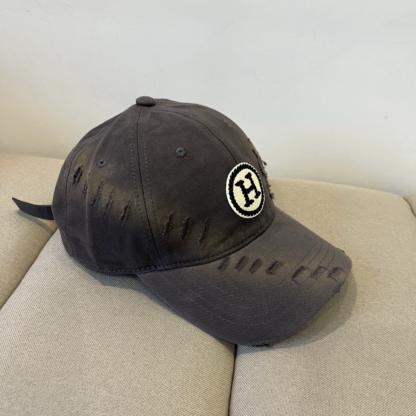 Luxury Baseball Hat: Emas Hermes New Classic with Flaming Fire Craftsmanship - 图片 3