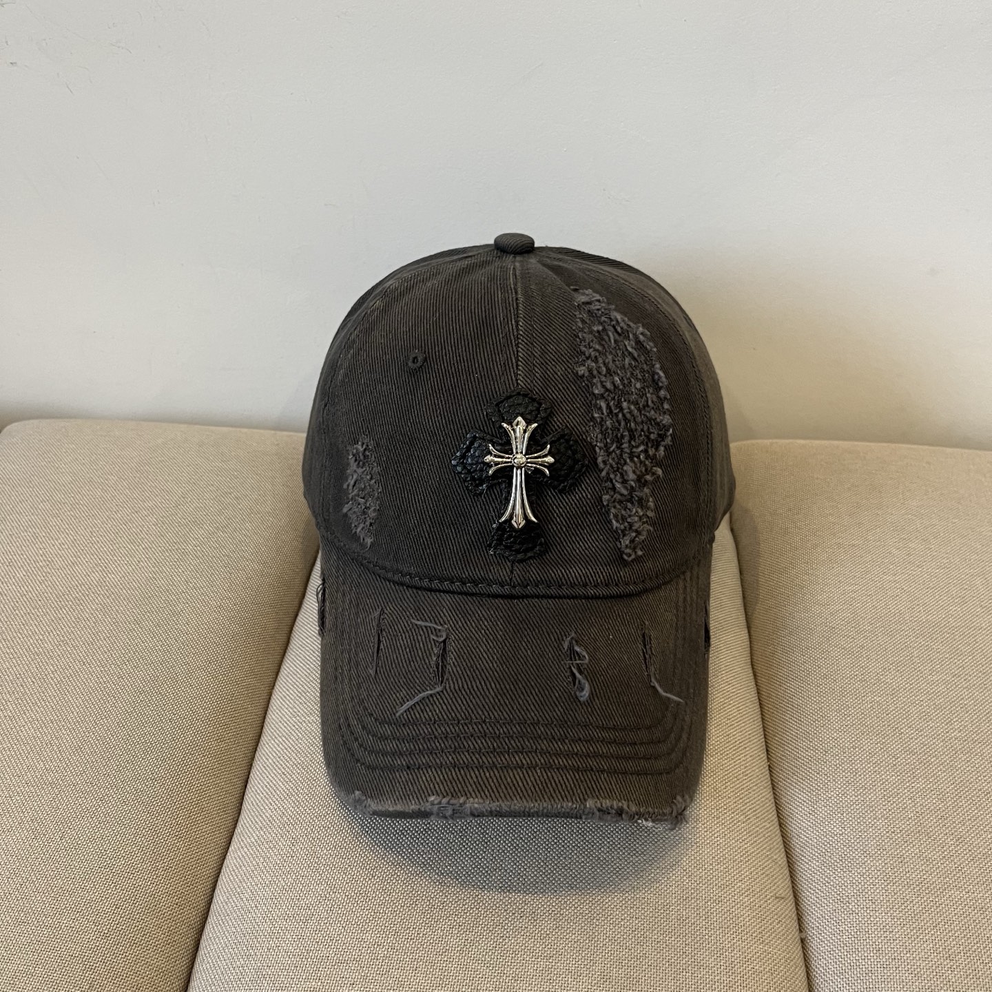 P84 CROCSON’S NEWEST FASHION DESIGN STYLE. THAT’S HOW YOU LOOK AT YOUR HEAD