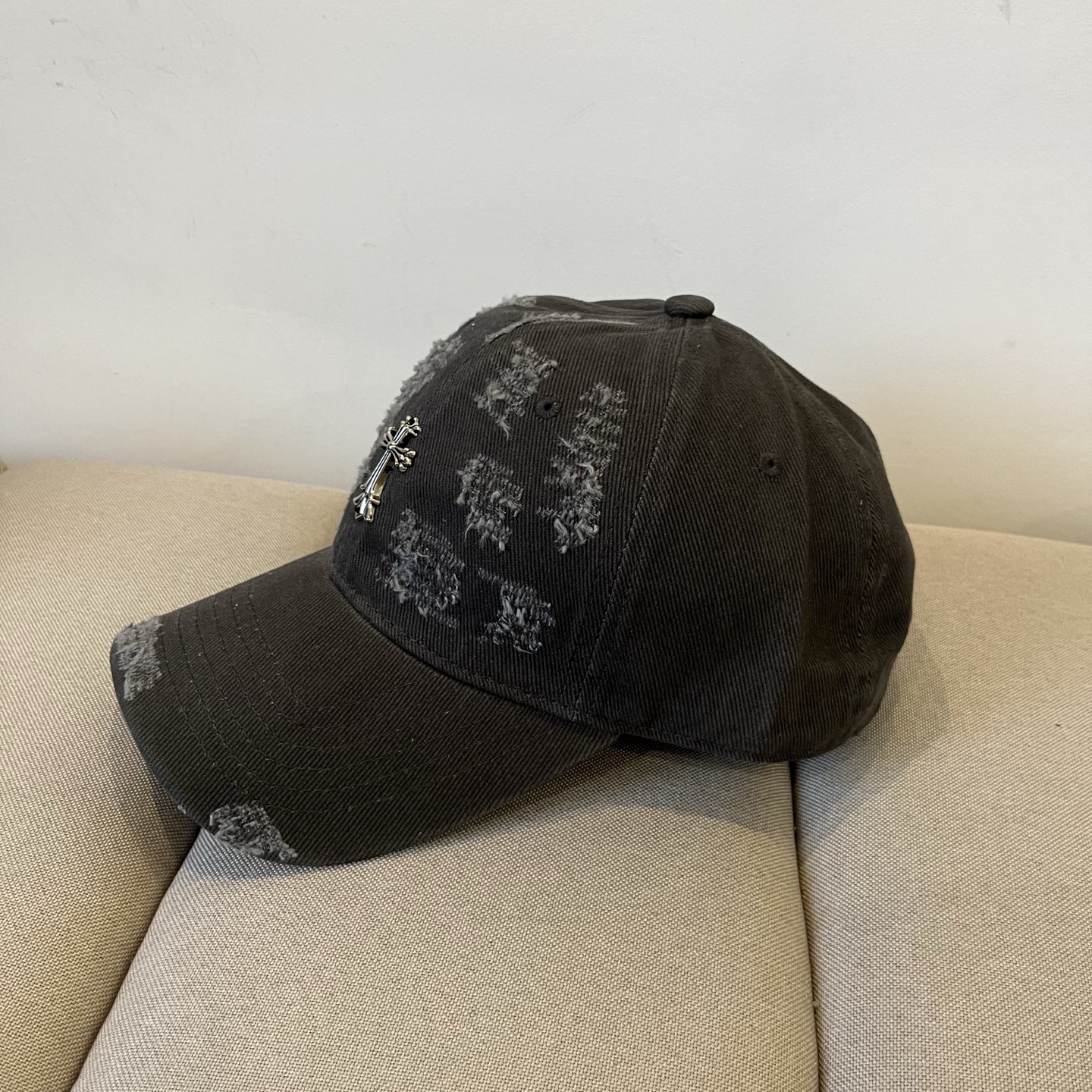 P78 CROCSON’S NEWEST FASHION DESIGNER. THAT’S HOW YOU LOOK AT YOUR HEAD - 图片 4