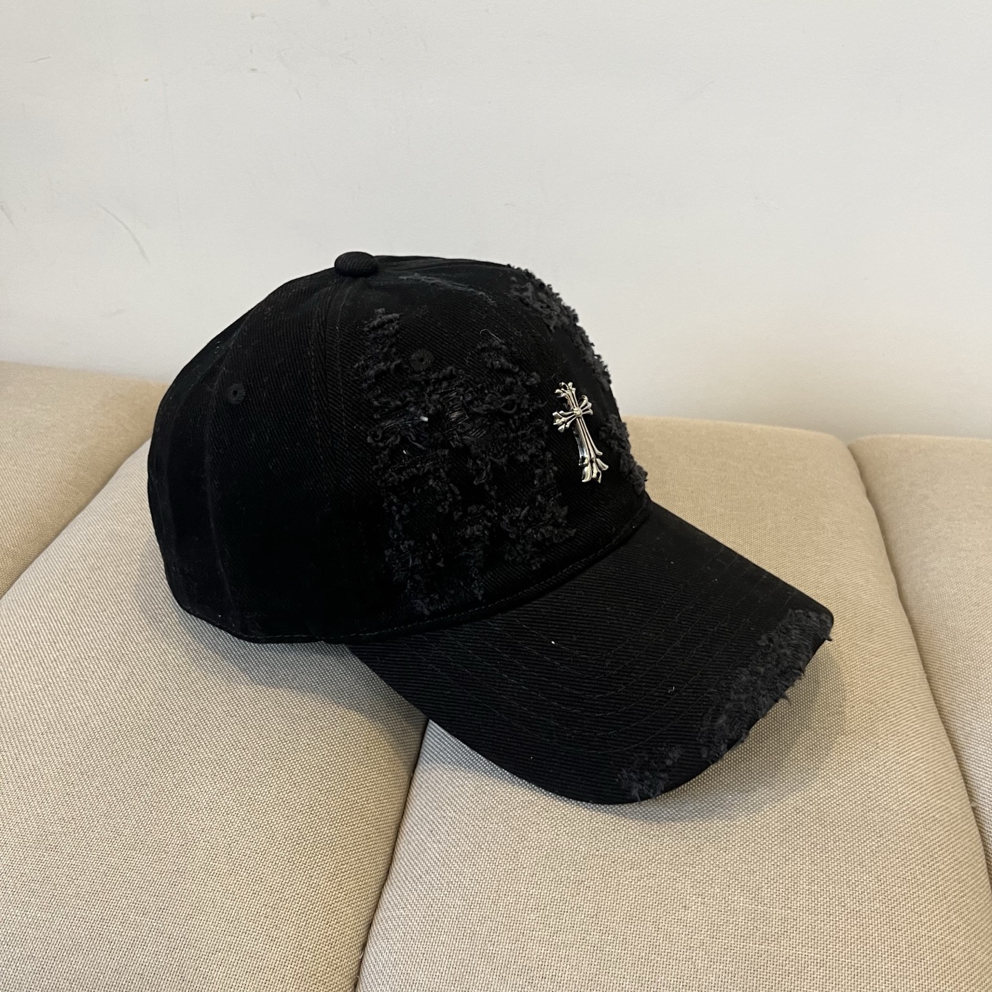 P78 CROCSON’S NEWEST FASHION DESIGNER. THAT’S HOW YOU LOOK AT YOUR HEAD - 图片 3