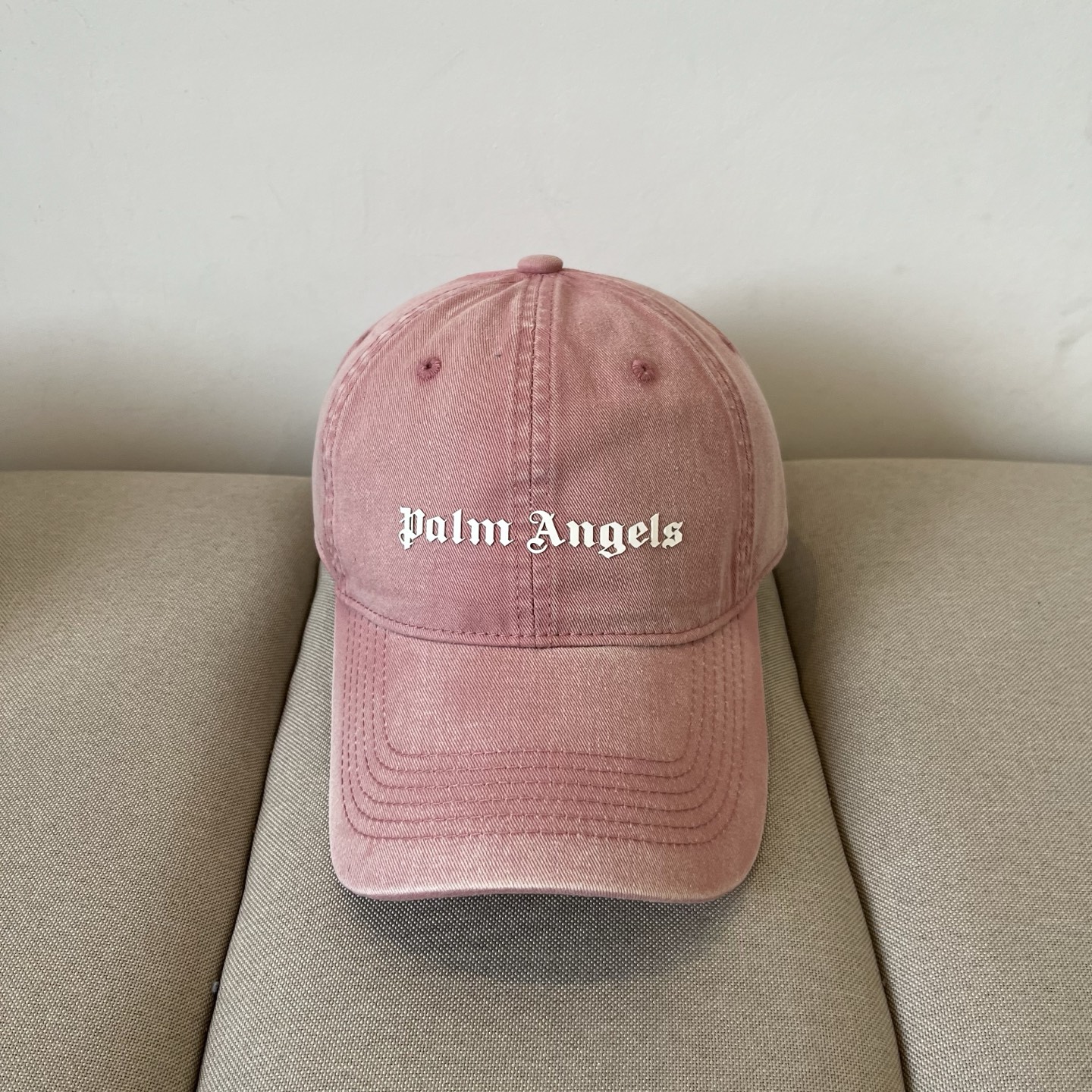 P74 IT’S NEW, BASEBALL CAPS, A SINGLE-QUALITY FIRE. LOW PROFILE, EASY TO CARRY! RUN