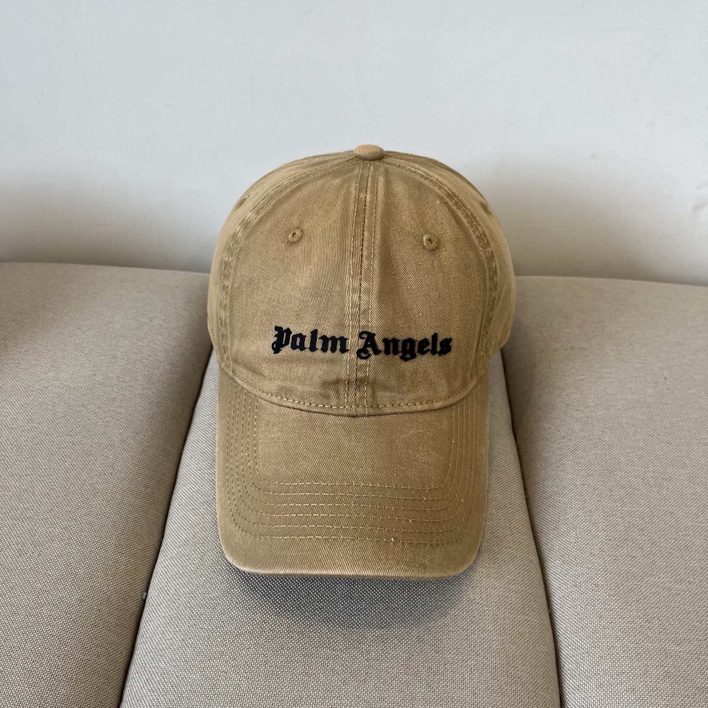 P74 IT’S NEW, BASEBALL CAPS, A SINGLE-QUALITY FIRE. LOW PROFILE, EASY TO CARRY! RUN