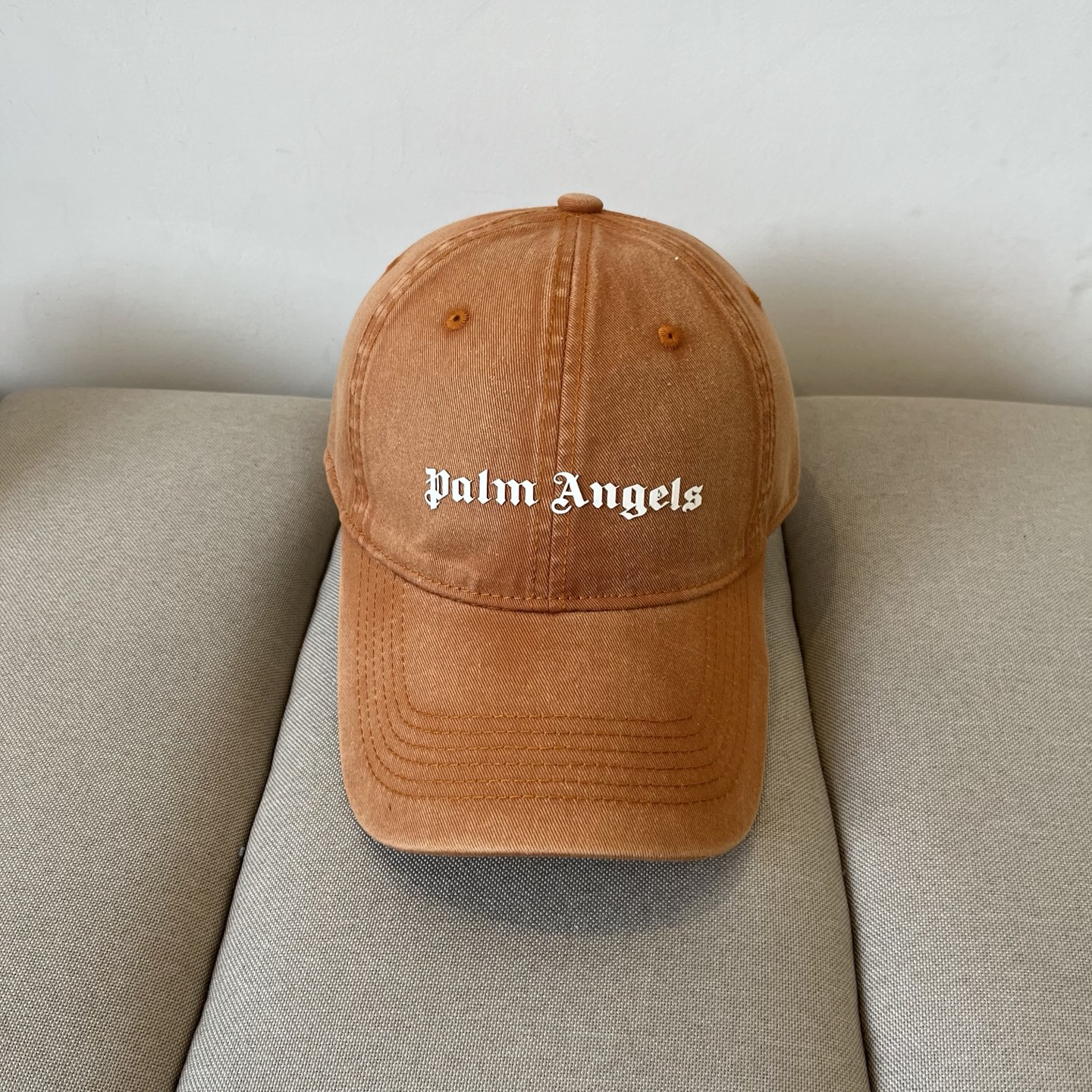 P74 IT’S NEW, BASEBALL CAPS, A SINGLE-QUALITY FIRE. LOW PROFILE, EASY TO CARRY! RUN